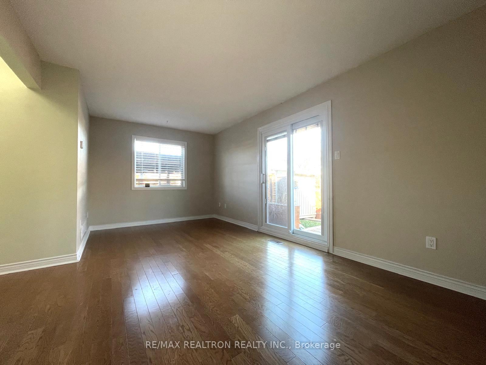 Photo 8 of 40 Wood Circle, Caledon, Bolton East — HOMEH