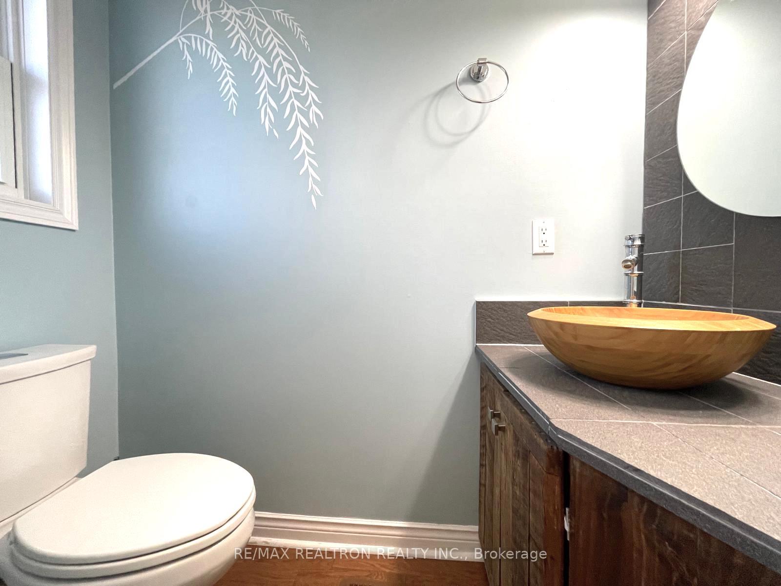 Photo 10 of 40 Wood Circle, Caledon, Bolton East — HOMEH