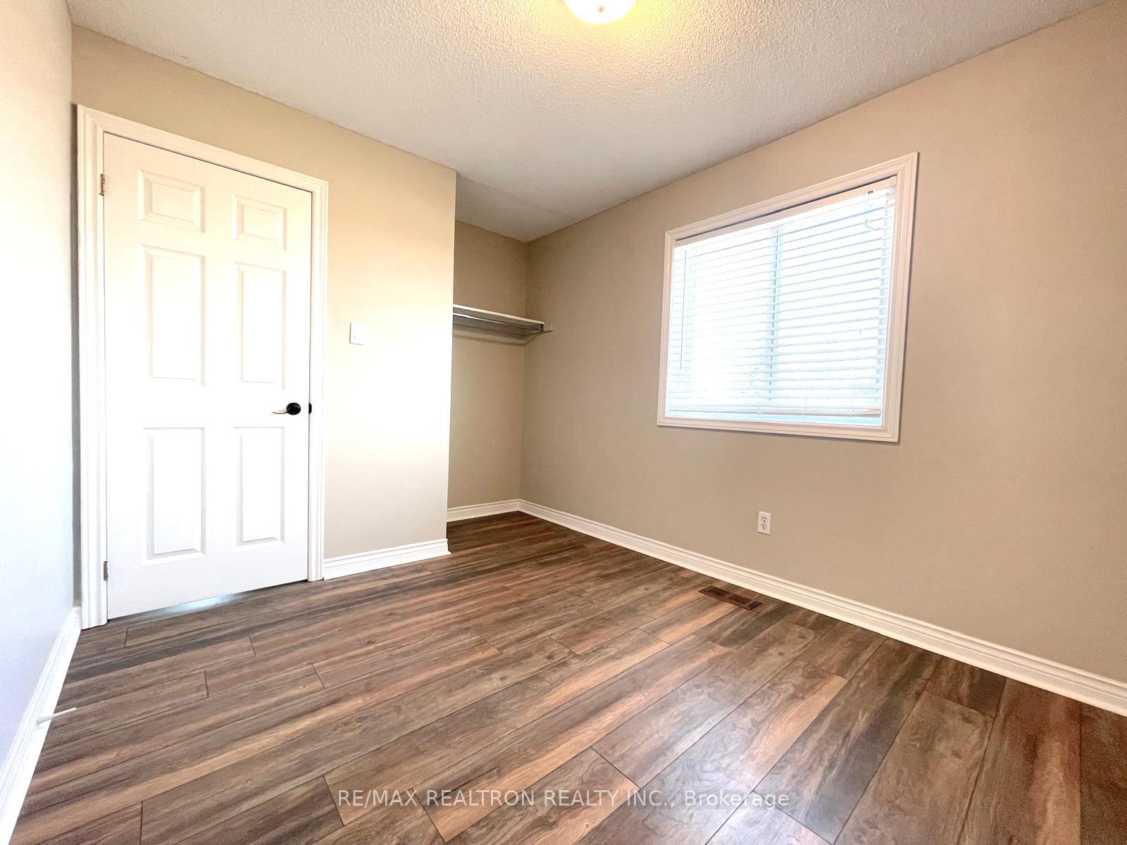 Photo 15 of 40 Wood Circle, Caledon, Bolton East — HOMEH