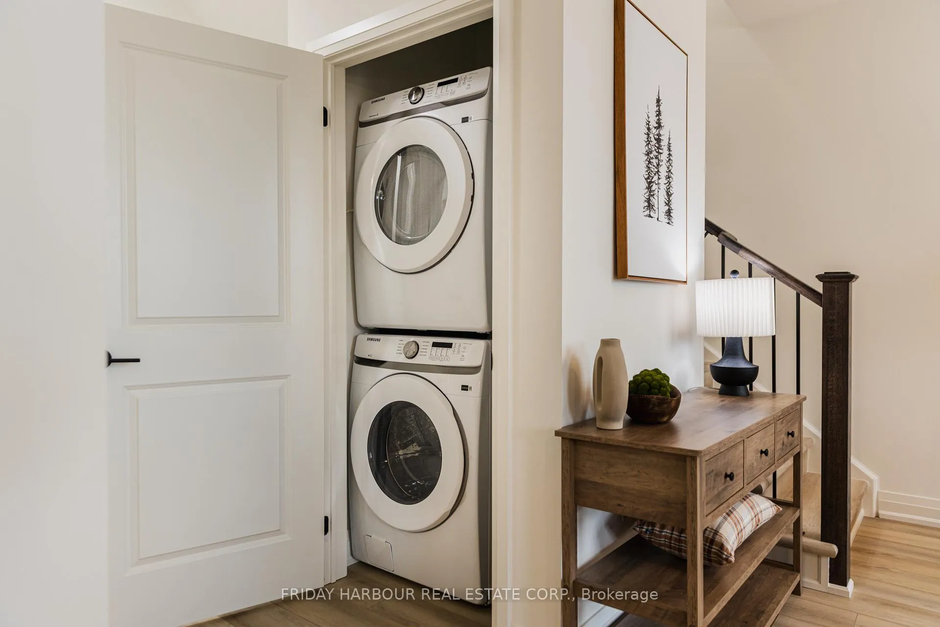Photo 10 of Unit 413, 8 Spry Lane, Barrie, Innis-Shore — HOMEH