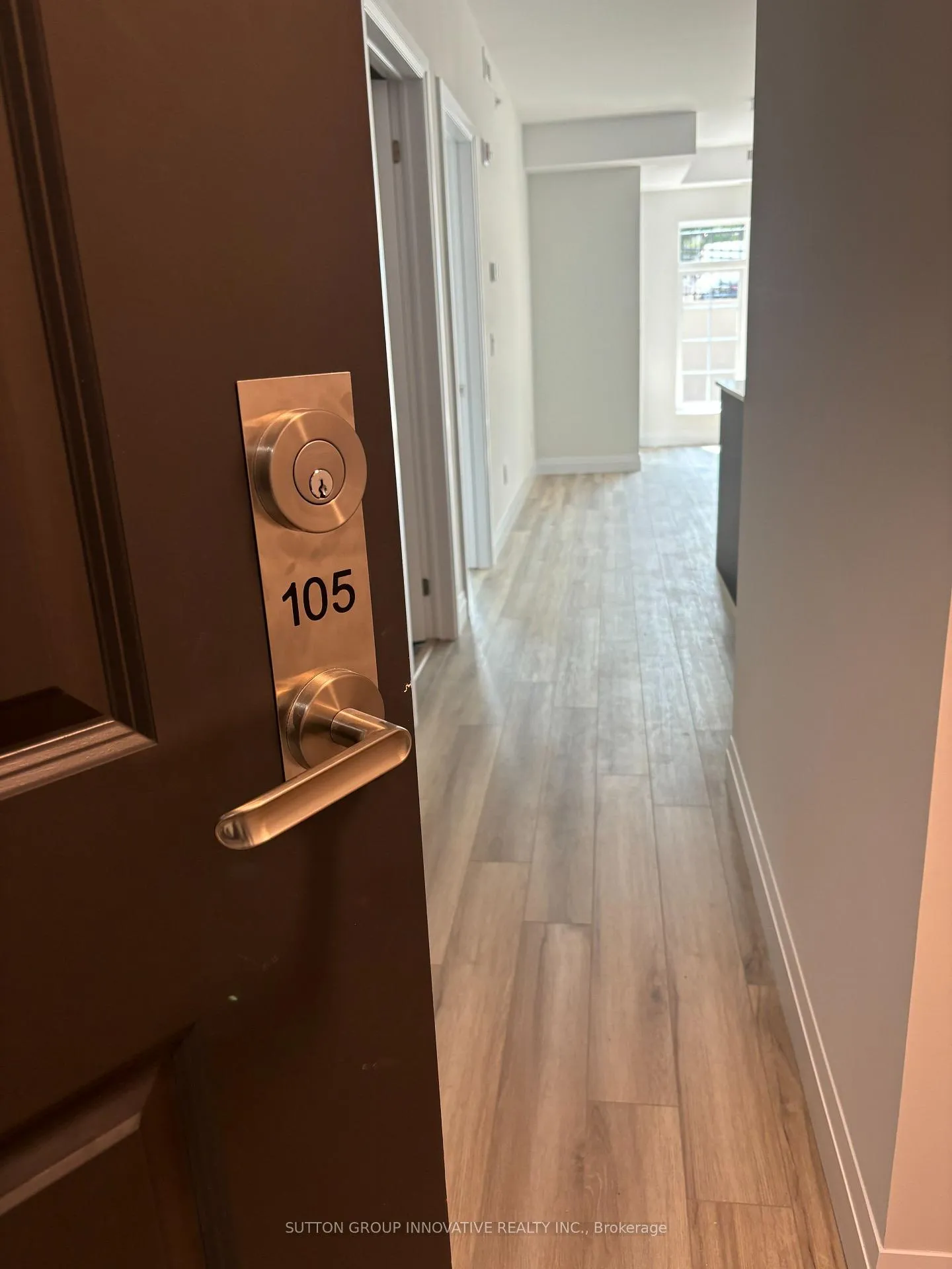 Photo 3 of 153 Wilson Street W, Hamilton, Ancaster — HOMEH