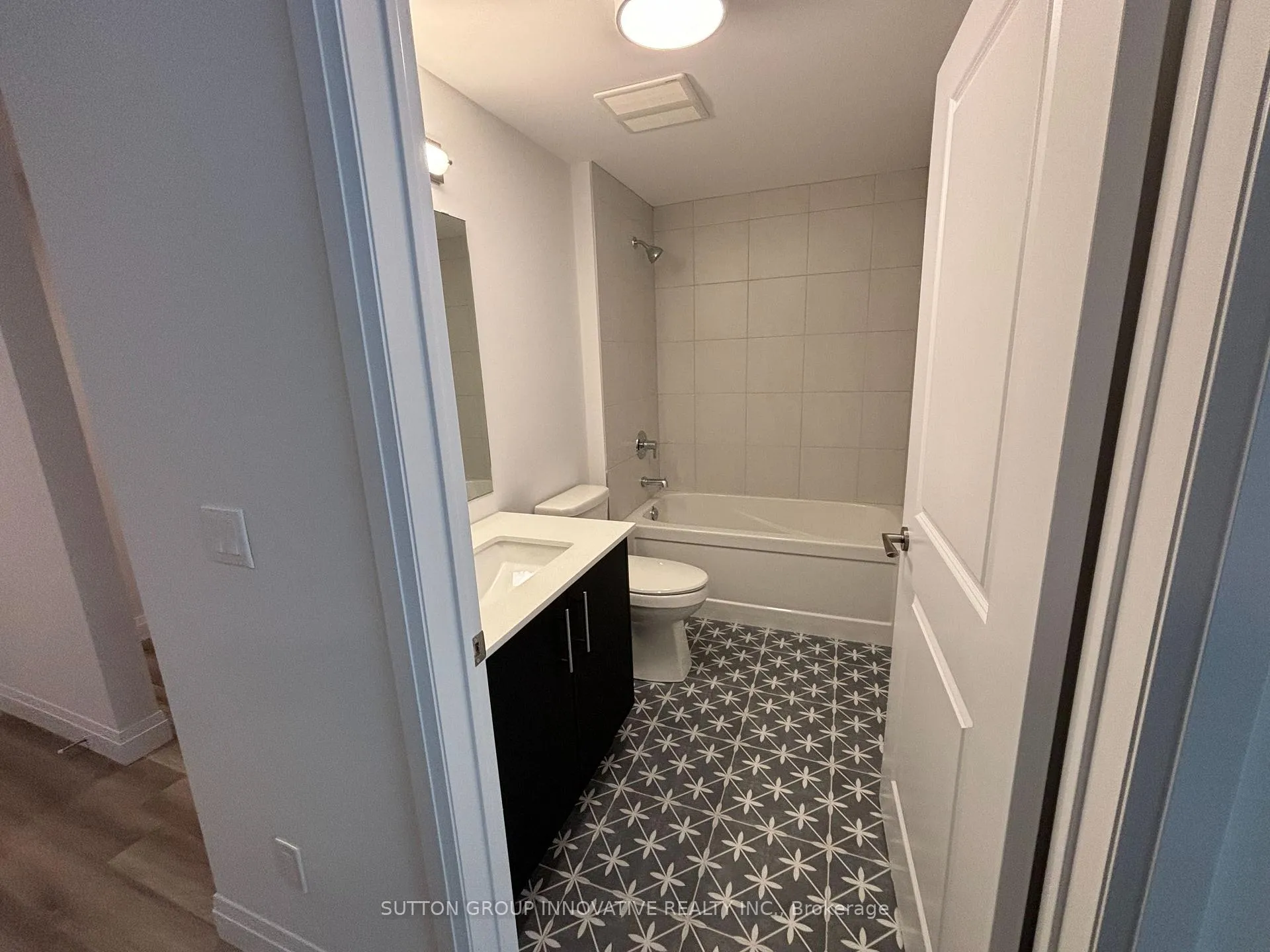 Photo 19 of 153 Wilson Street W, Hamilton, Ancaster — HOMEH