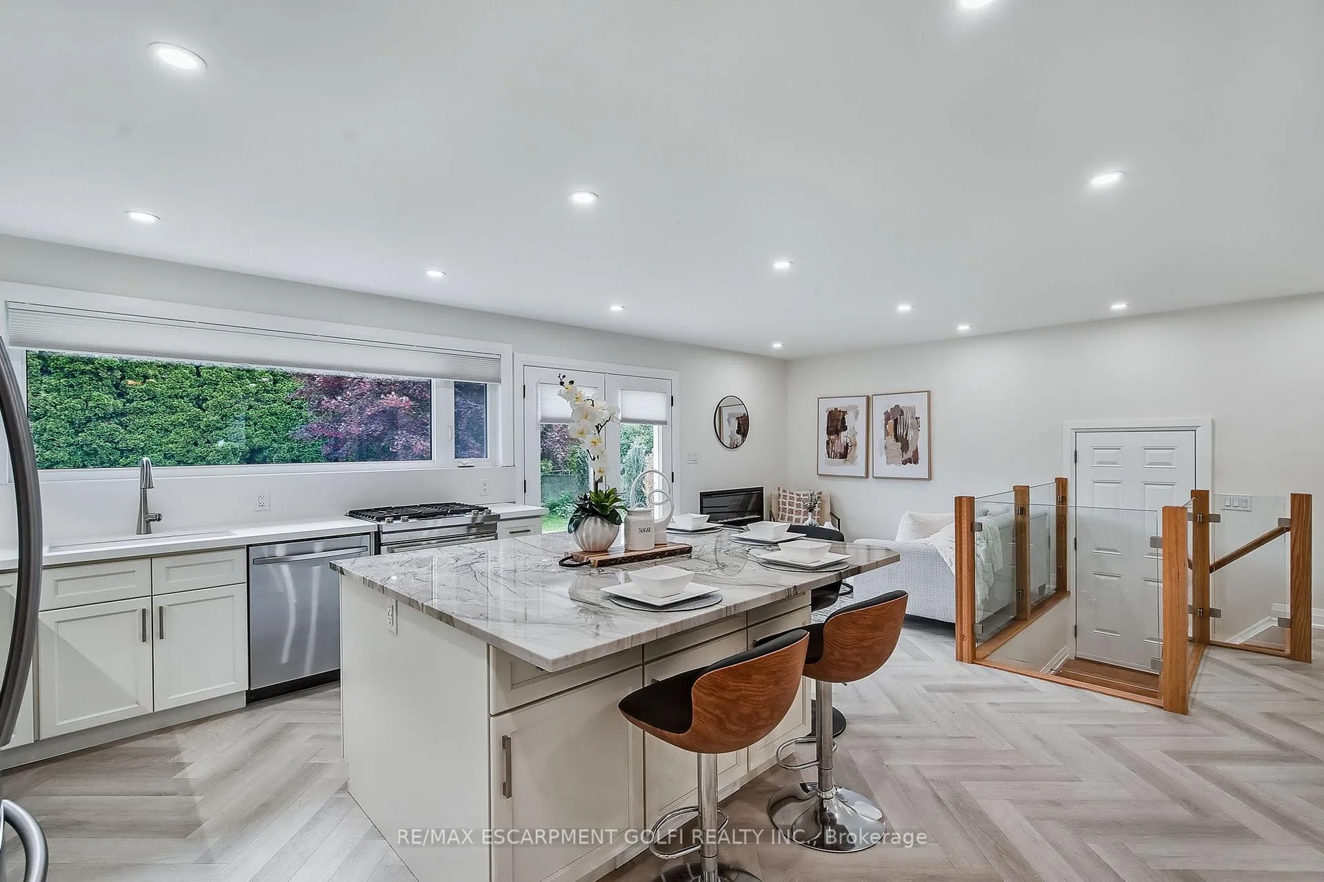 Photo 7 of 13 Bishops Road, St. Catharines, Vine/Linwell — HOMEH
