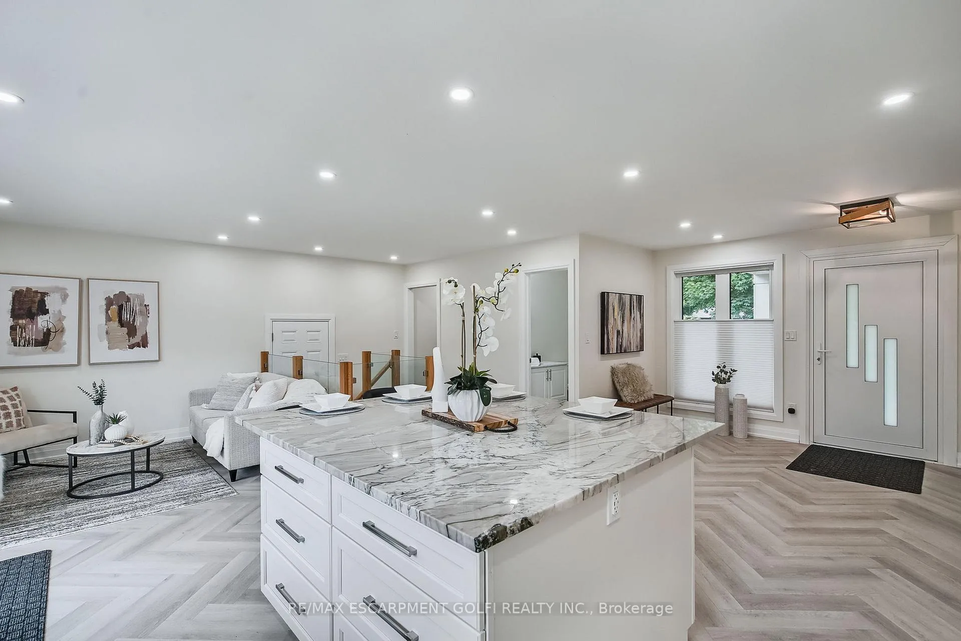 Photo 11 of 13 Bishops Road, St. Catharines, Vine/Linwell — HOMEH