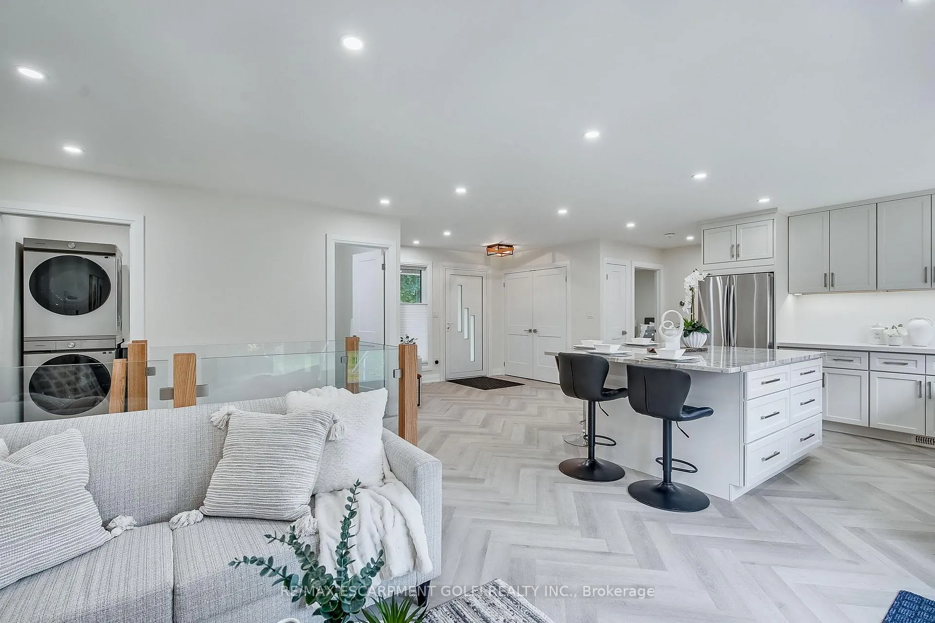 Photo 14 of 13 Bishops Road, St. Catharines, Vine/Linwell — HOMEH