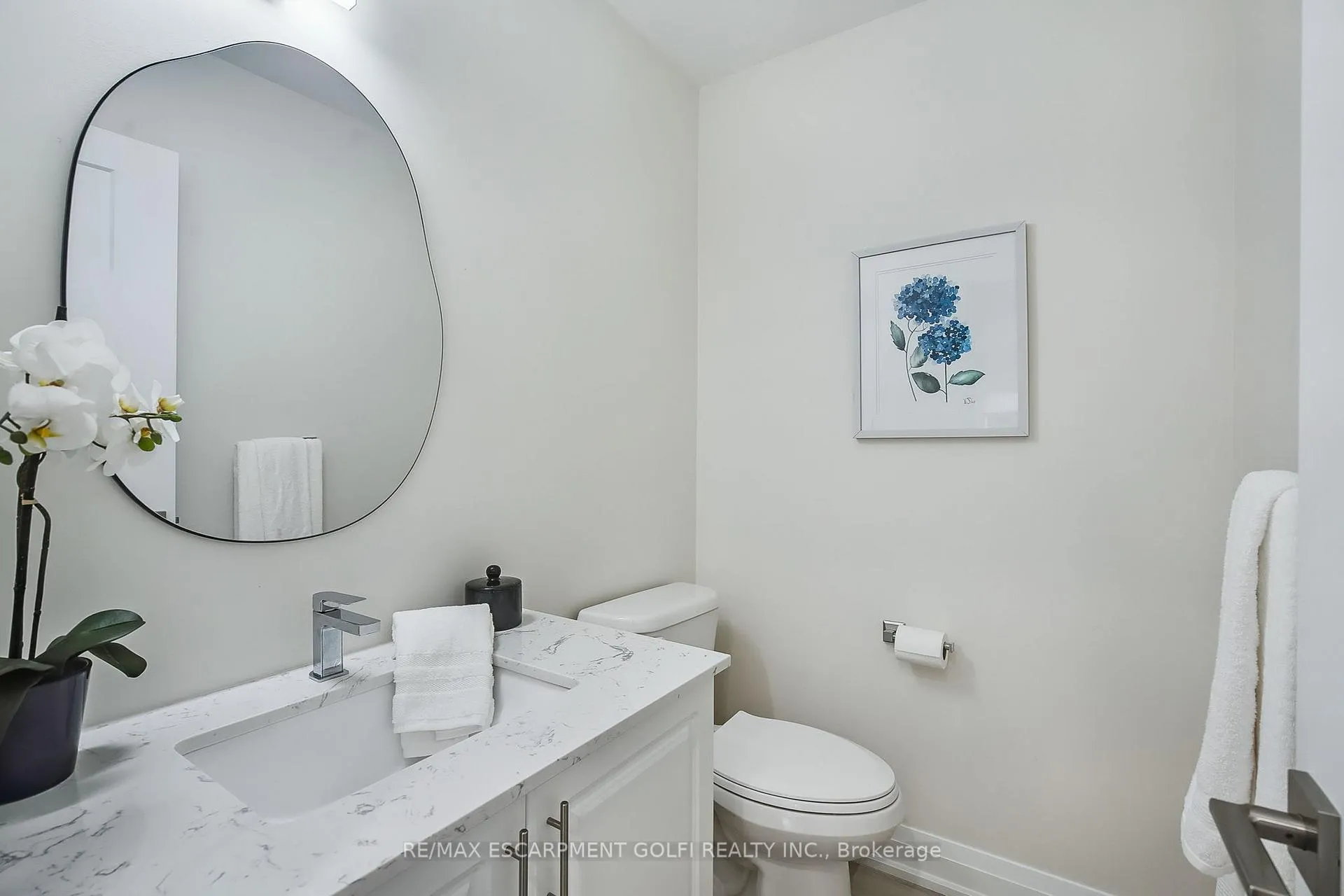 Photo 15 of 13 Bishops Road, St. Catharines, Vine/Linwell — HOMEH