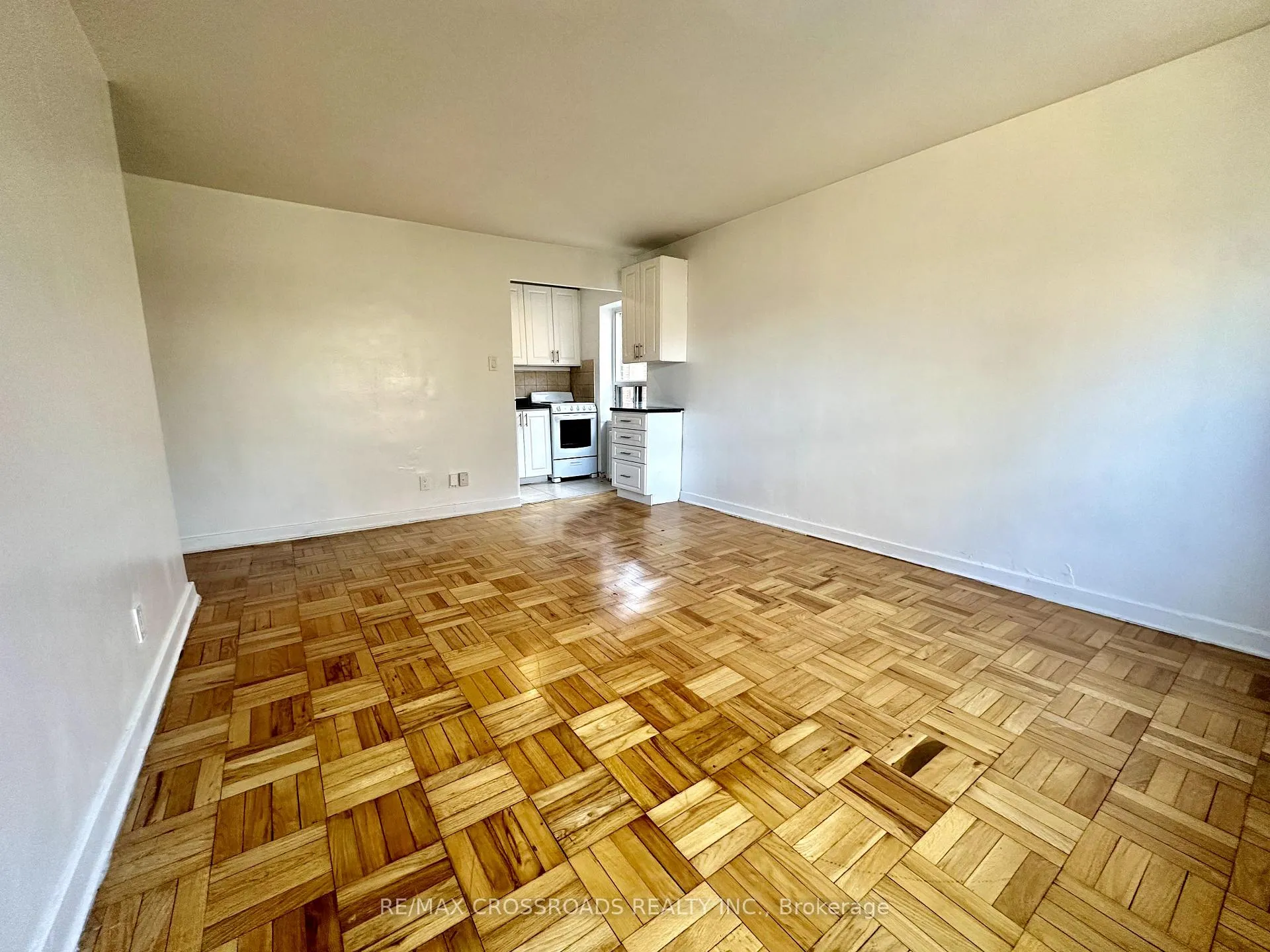 Photo 4 of Unit 105, 2770 Yonge Street, Toronto, Lawrence Park South — HOMEH