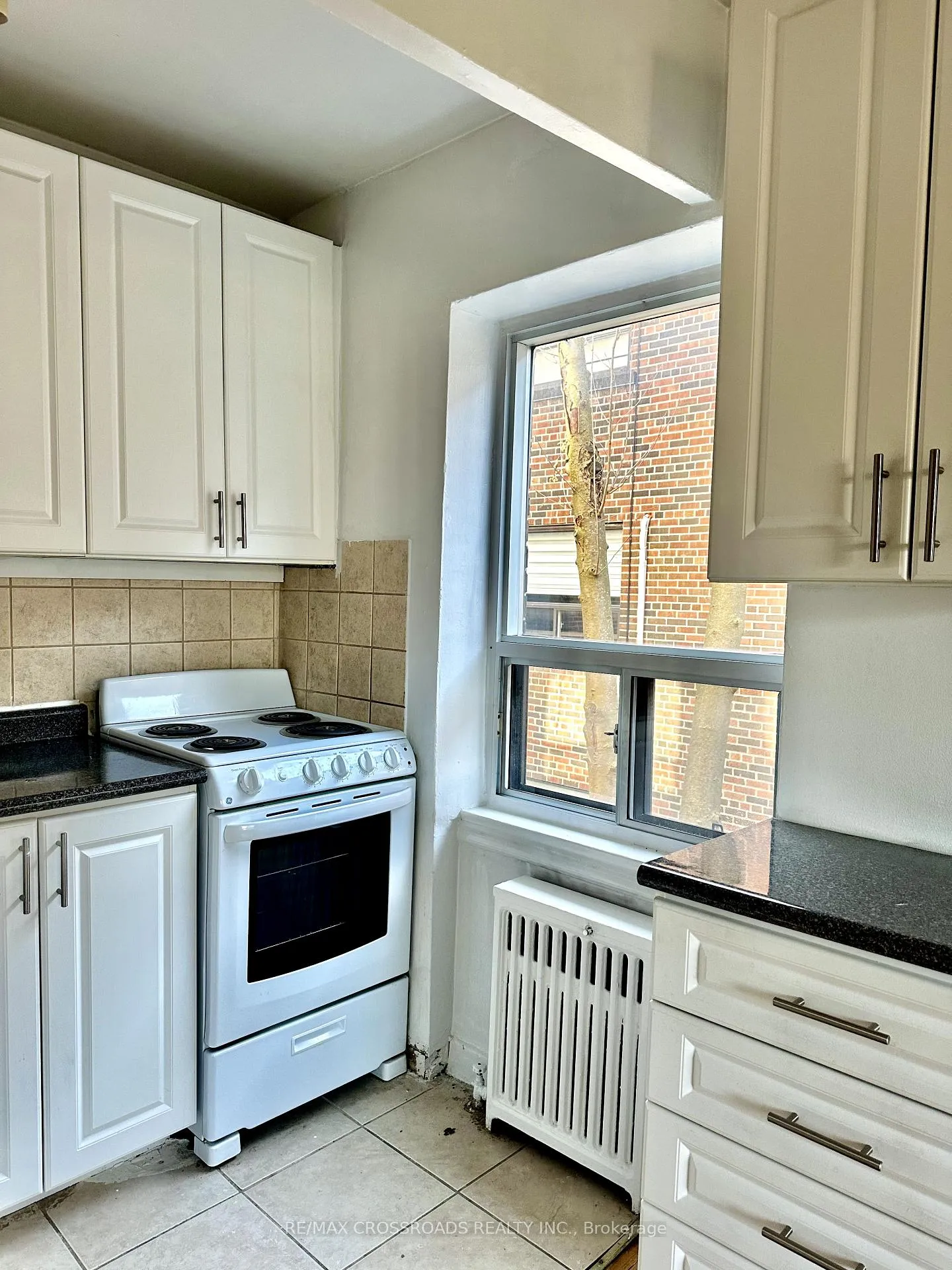 Photo 6 of Unit 105, 2770 Yonge Street, Toronto, Lawrence Park South — HOMEH