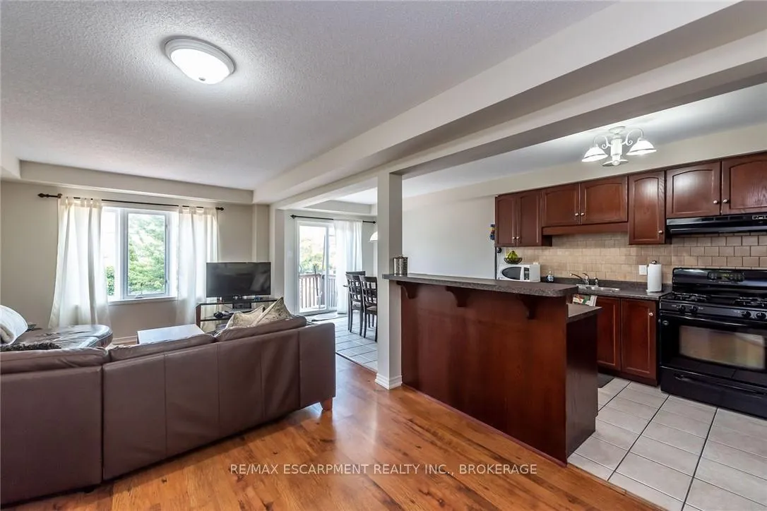 Photo 7 of 34 Elderberry Avenue, Grimsby, Grimsby West — HOMEH