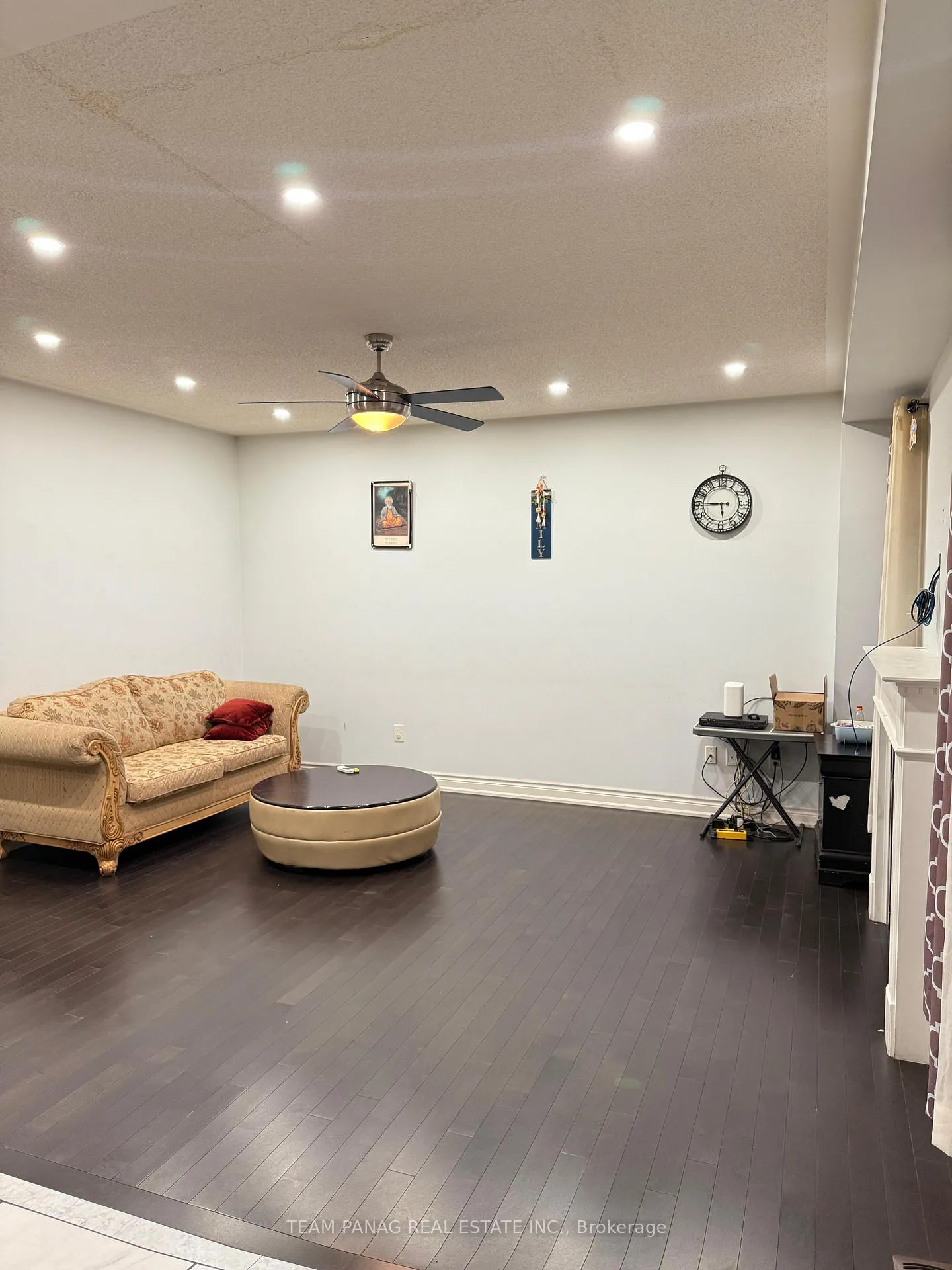 Photo 9 of 9 Grove End Way, Brampton, Sandringham-Wellington North — HOMEH