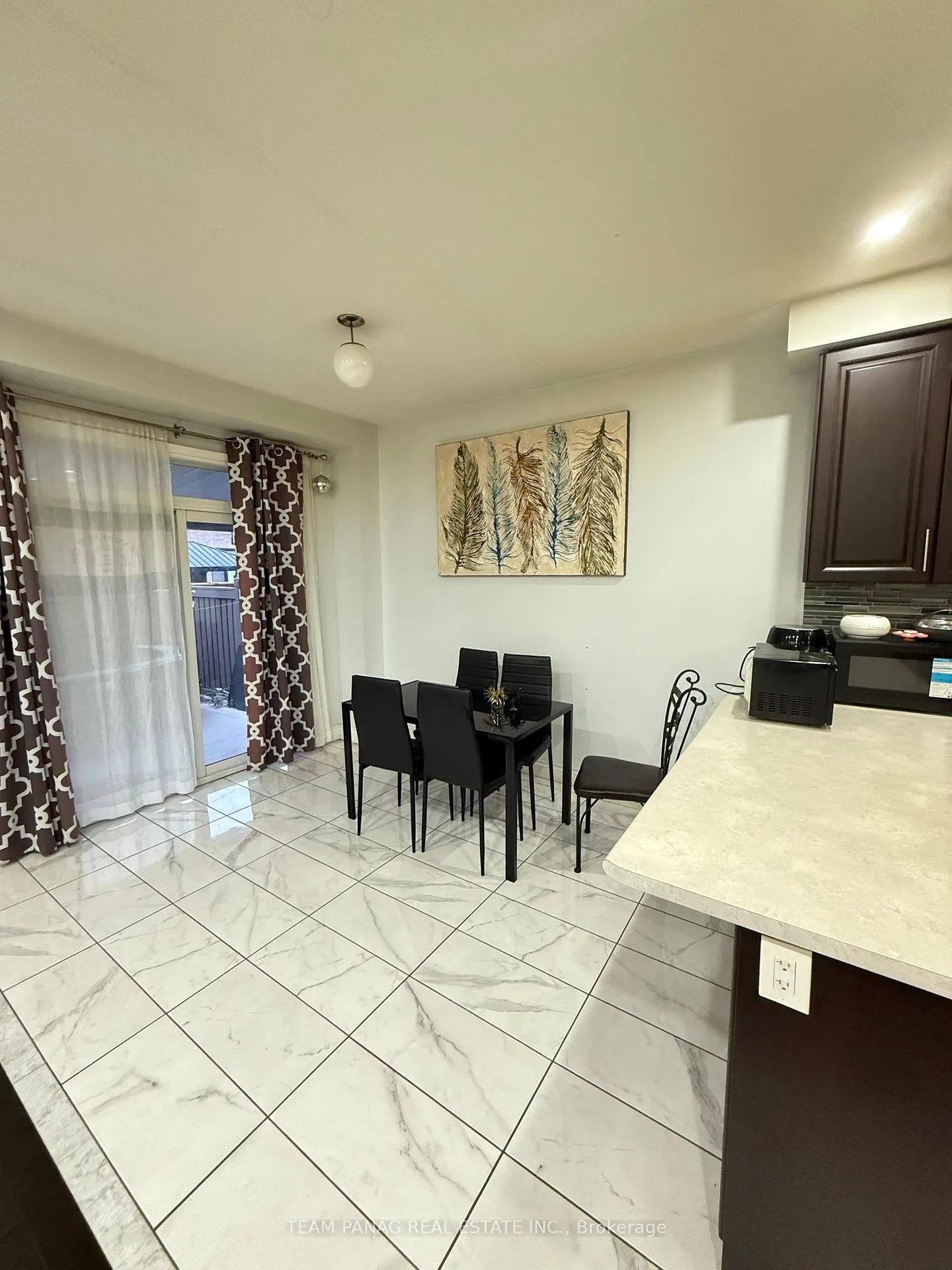 Photo 12 of 9 Grove End Way, Brampton, Sandringham-Wellington North — HOMEH