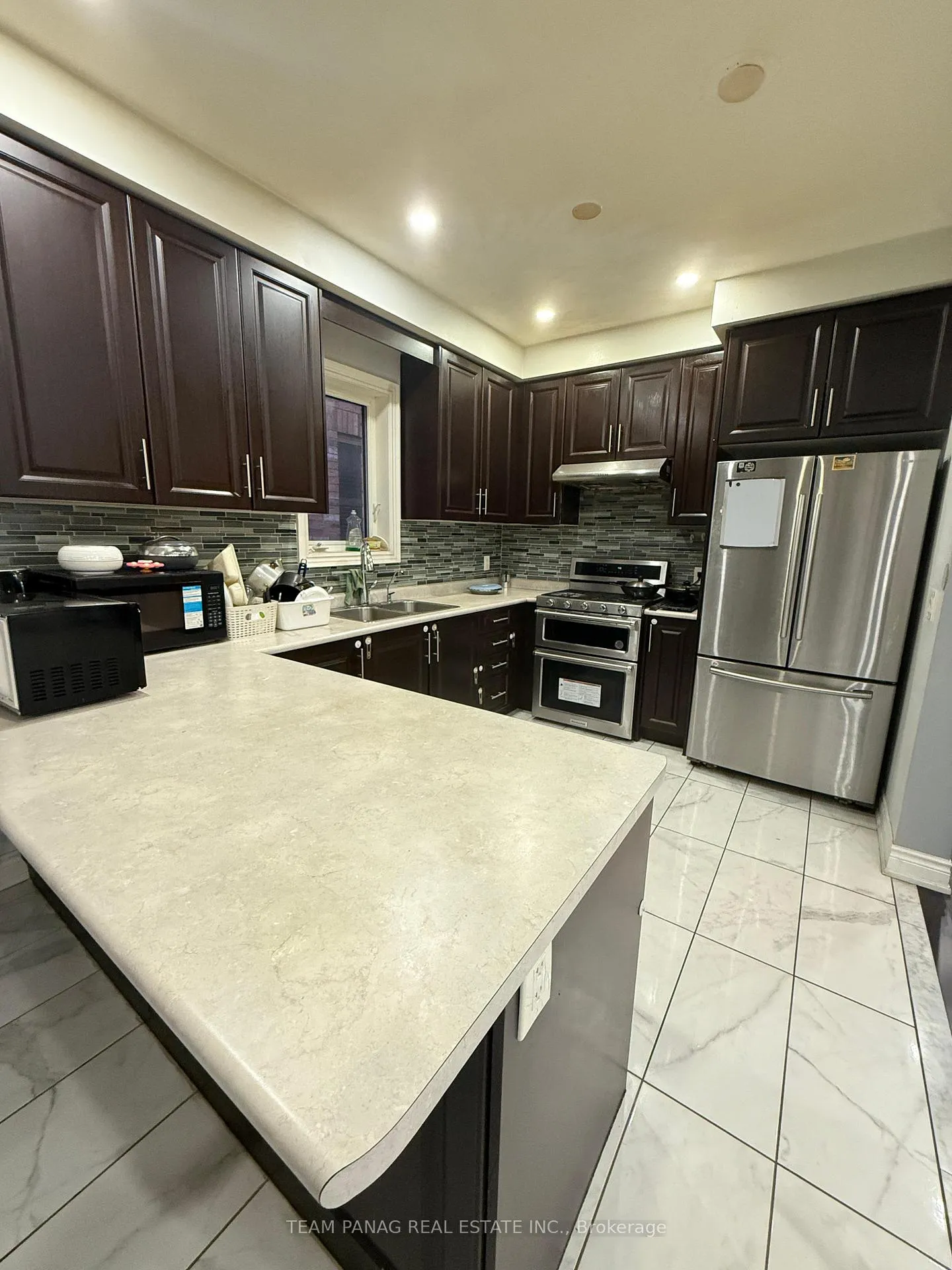 Photo 13 of 9 Grove End Way, Brampton, Sandringham-Wellington North — HOMEH