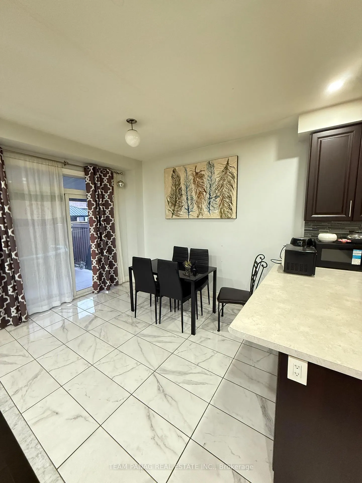 Photo 14 of 9 Grove End Way, Brampton, Sandringham-Wellington North — HOMEH