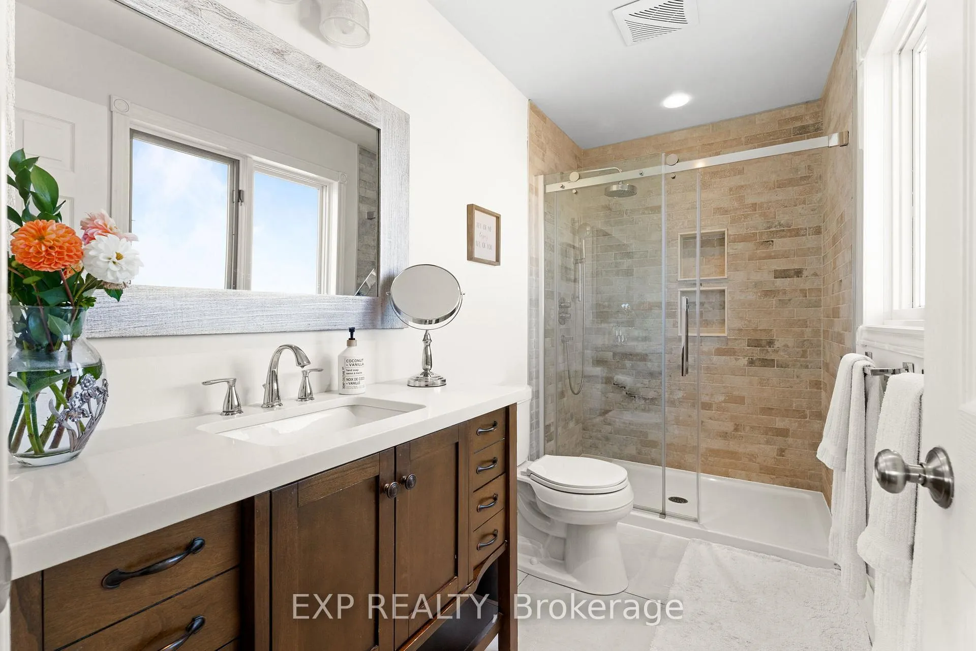 Photo 17 of 187 Lewis Road, Hamilton, Winona — HOMEH