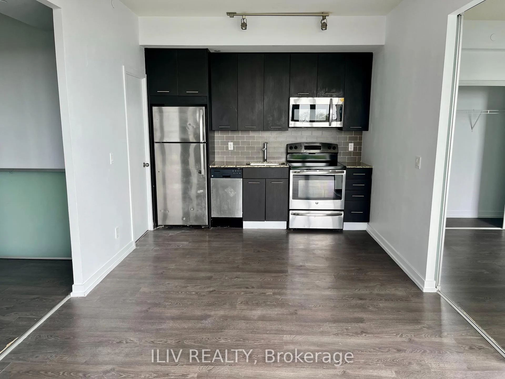 Photo 6 of Unit 508, 2055 Danforth Avenue, Toronto, Woodbine Corridor — HOMEH