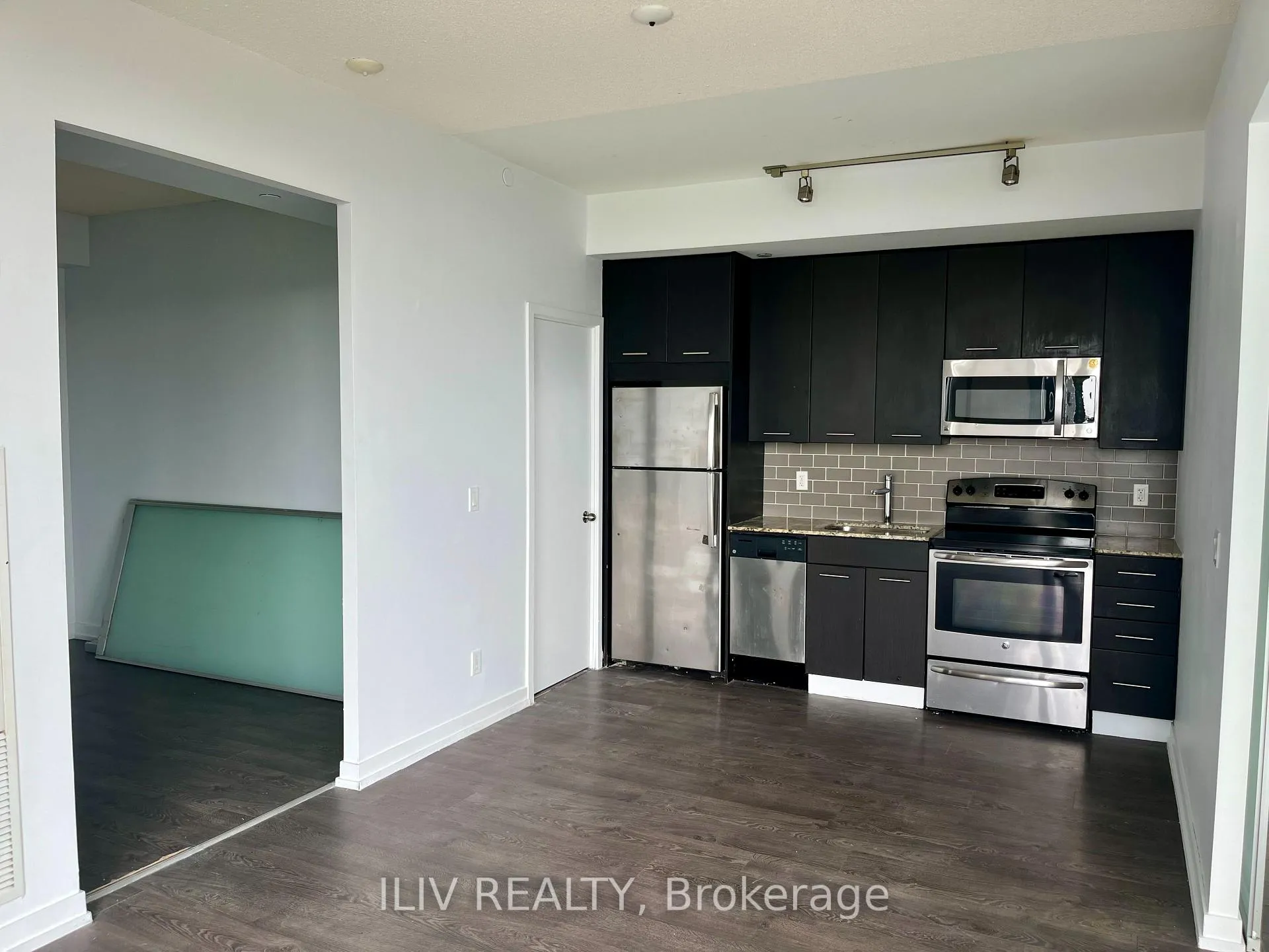 Photo 7 of Unit 508, 2055 Danforth Avenue, Toronto, Woodbine Corridor — HOMEH