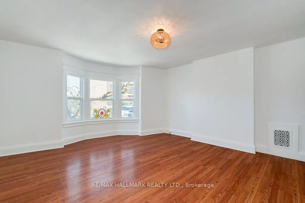 Photo 7 of 935 Kingston Road, Toronto, The Beaches — HOMEH
