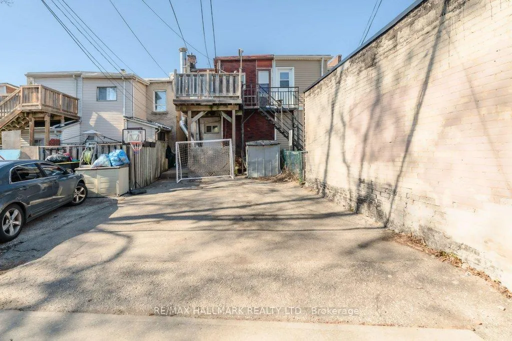 Photo 18 of 935 Kingston Road, Toronto, The Beaches — HOMEH