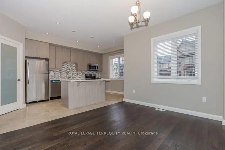 Photo 11 of 7 Egleston Lane, Hamilton, Ancaster — HOMEH