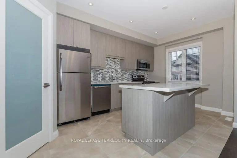 Photo 14 of 7 Egleston Lane, Hamilton, Ancaster — HOMEH