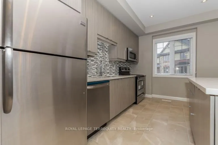 Photo 16 of 7 Egleston Lane, Hamilton, Ancaster — HOMEH