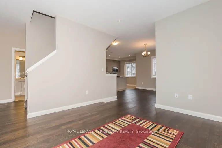 Photo 19 of 7 Egleston Lane, Hamilton, Ancaster — HOMEH