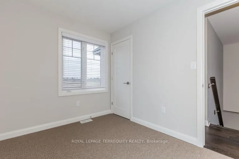 Photo 25 of 7 Egleston Lane, Hamilton, Ancaster — HOMEH