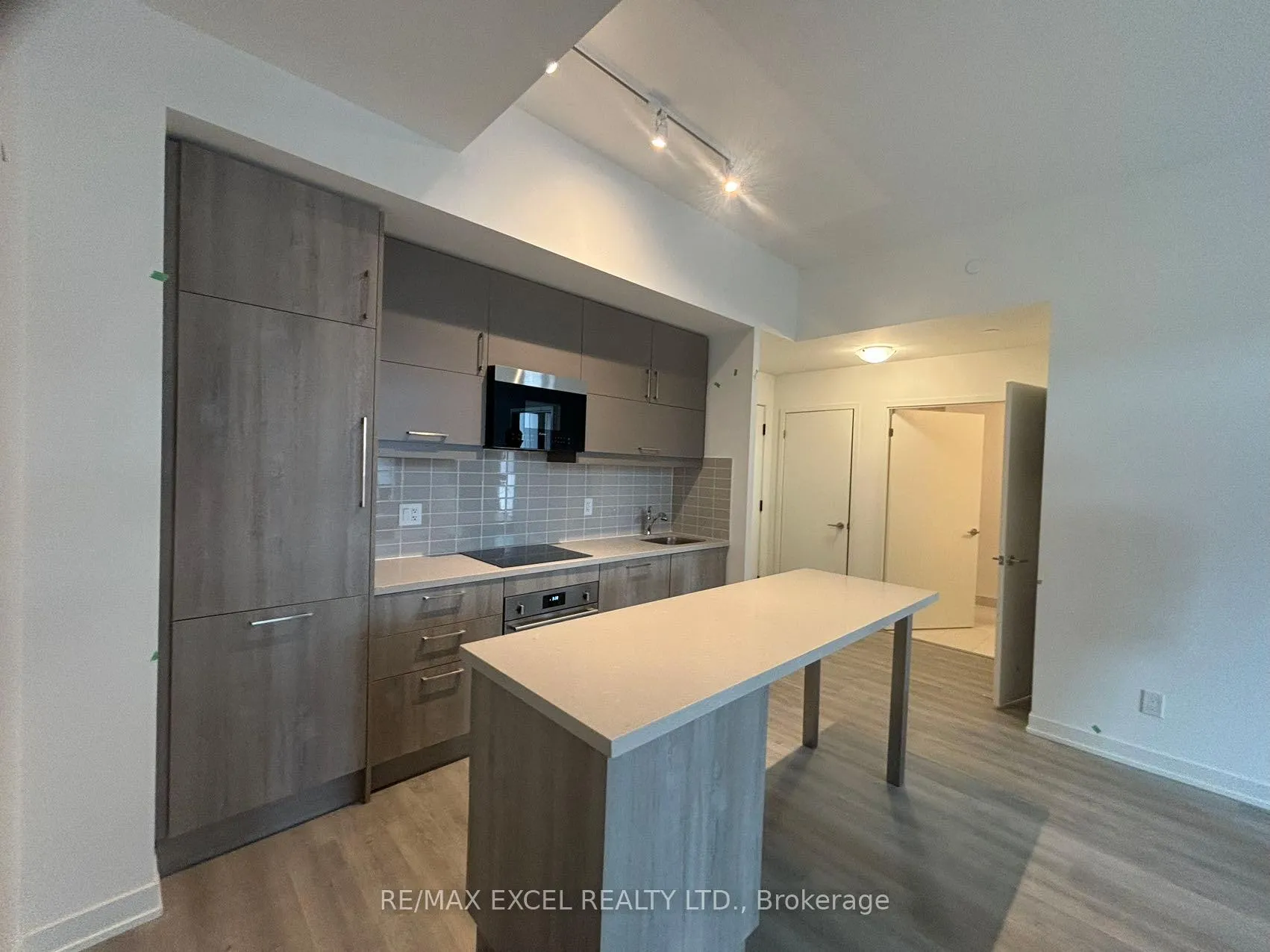 Photo 5 of Unit B1013, 292 Verdale Crossing, Markham, Unionville — HOMEH