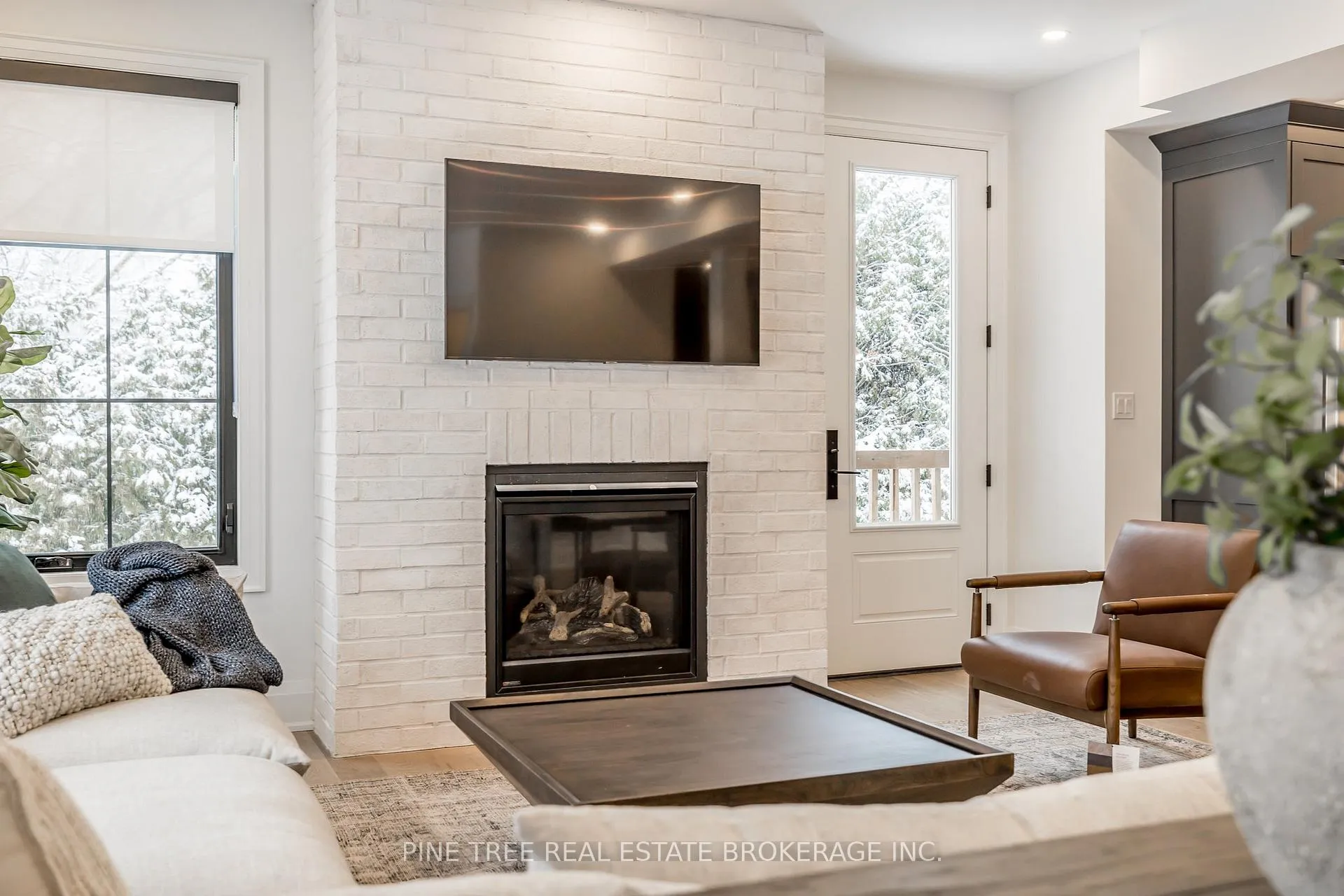 Photo 5 of 271 Codrington Street, Barrie, Codrington — HOMEH