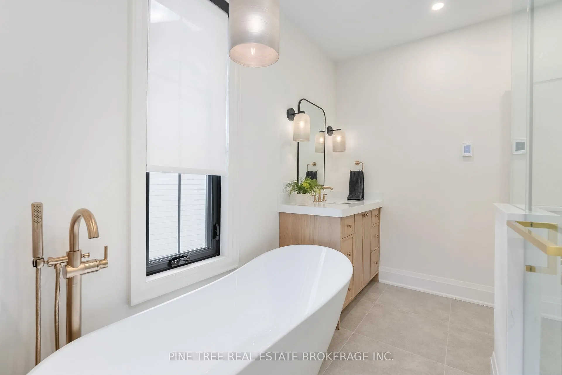 Photo 31 of 271 Codrington Street, Barrie, Codrington — HOMEH