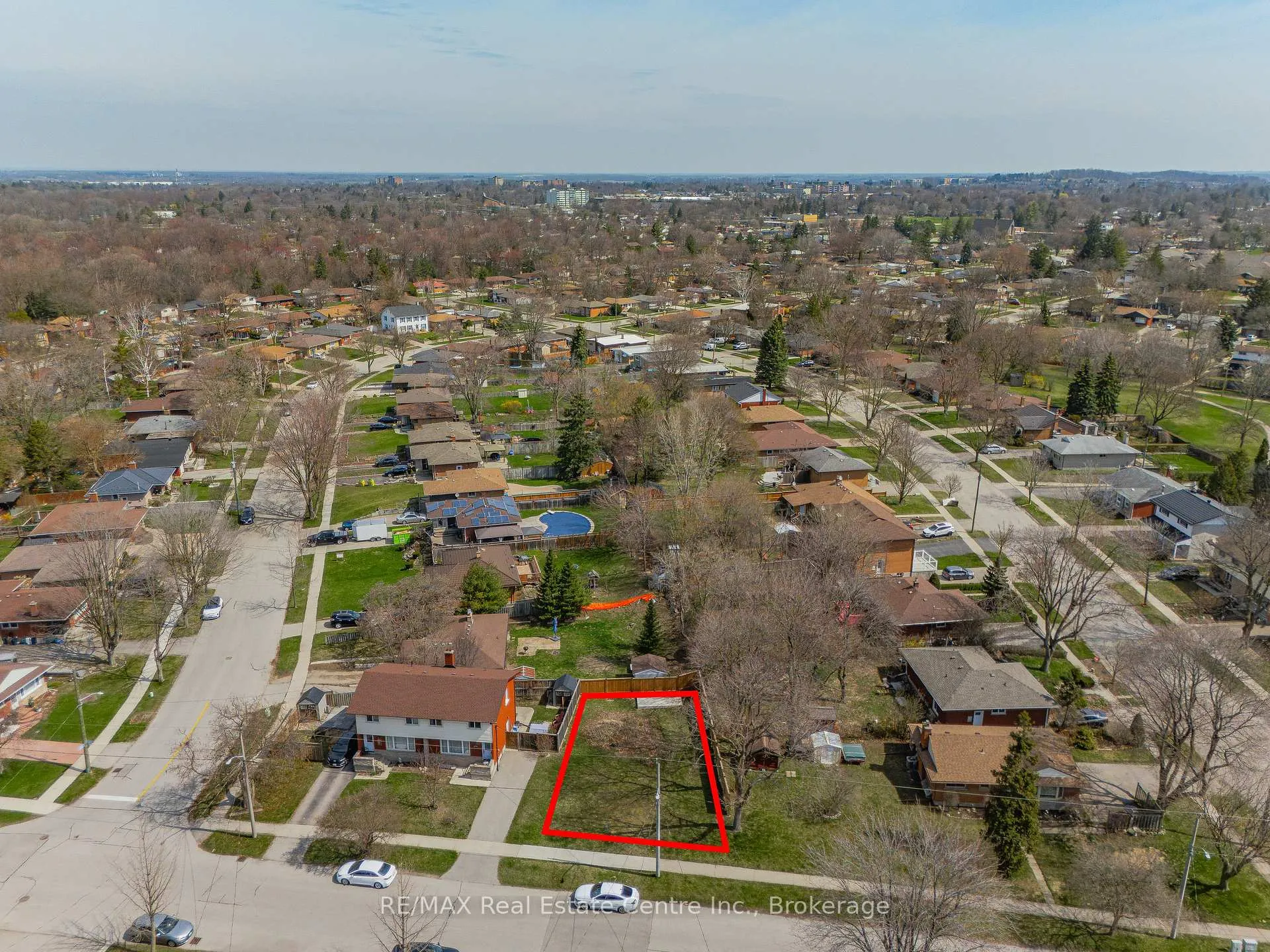 Photo 2 of 332 Prospect Avenue, Kitchener — HOMEH