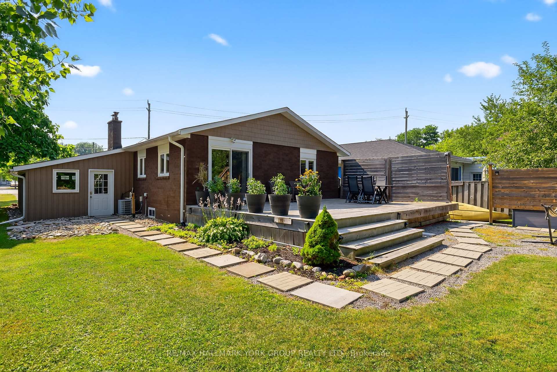 Photo 12 of 681 Lake Drive S, Georgina, Keswick South — HOMEH