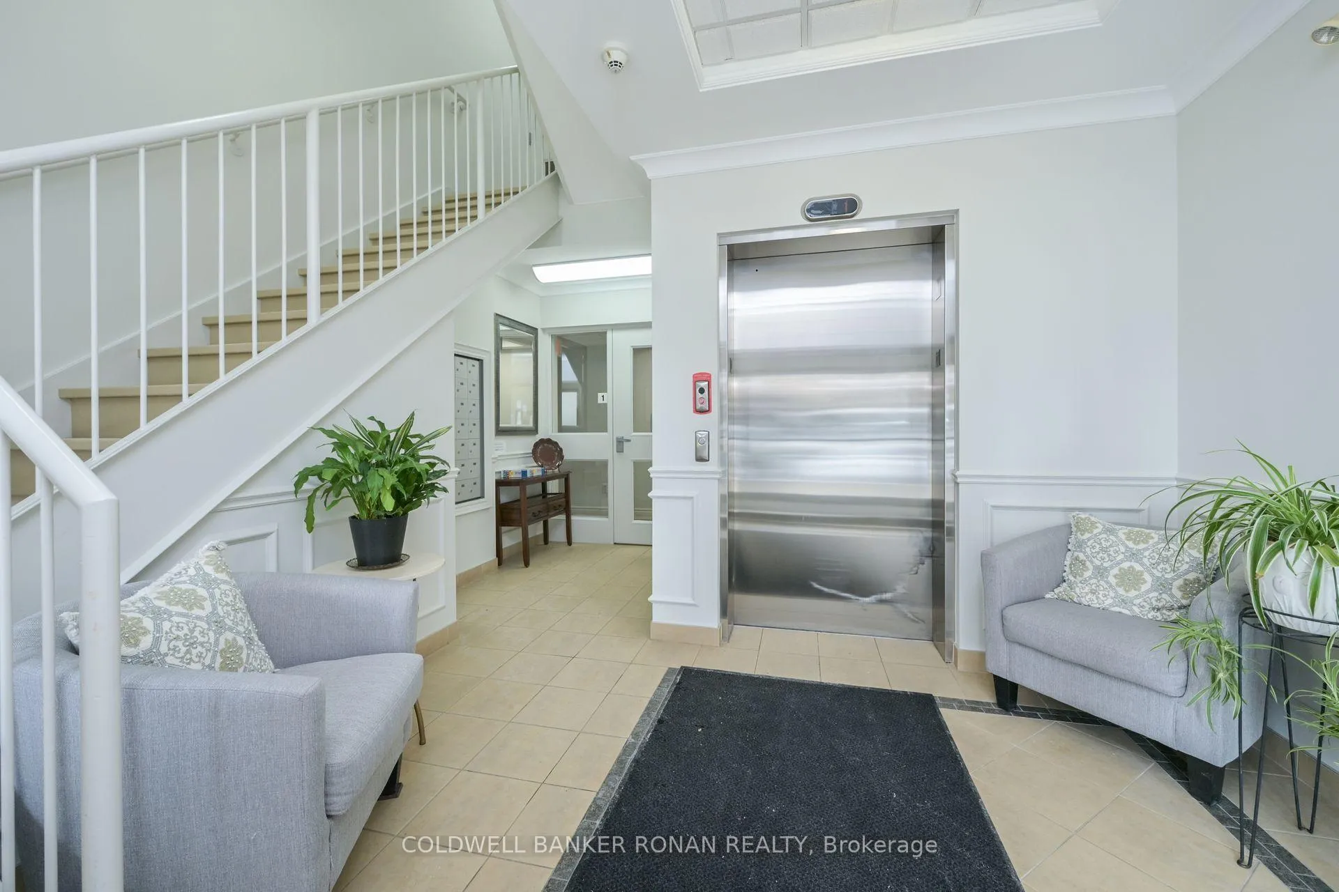 Photo 2 of Unit 203, 78 Sunset Boulevard, New Tecumseth, Alliston — HOMEH