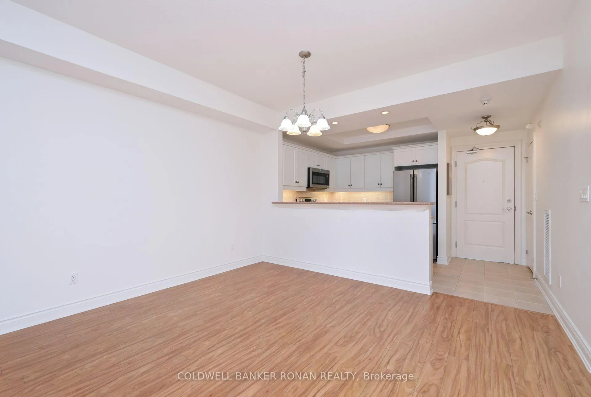 Photo 5 of Unit 203, 78 Sunset Boulevard, New Tecumseth, Alliston — HOMEH