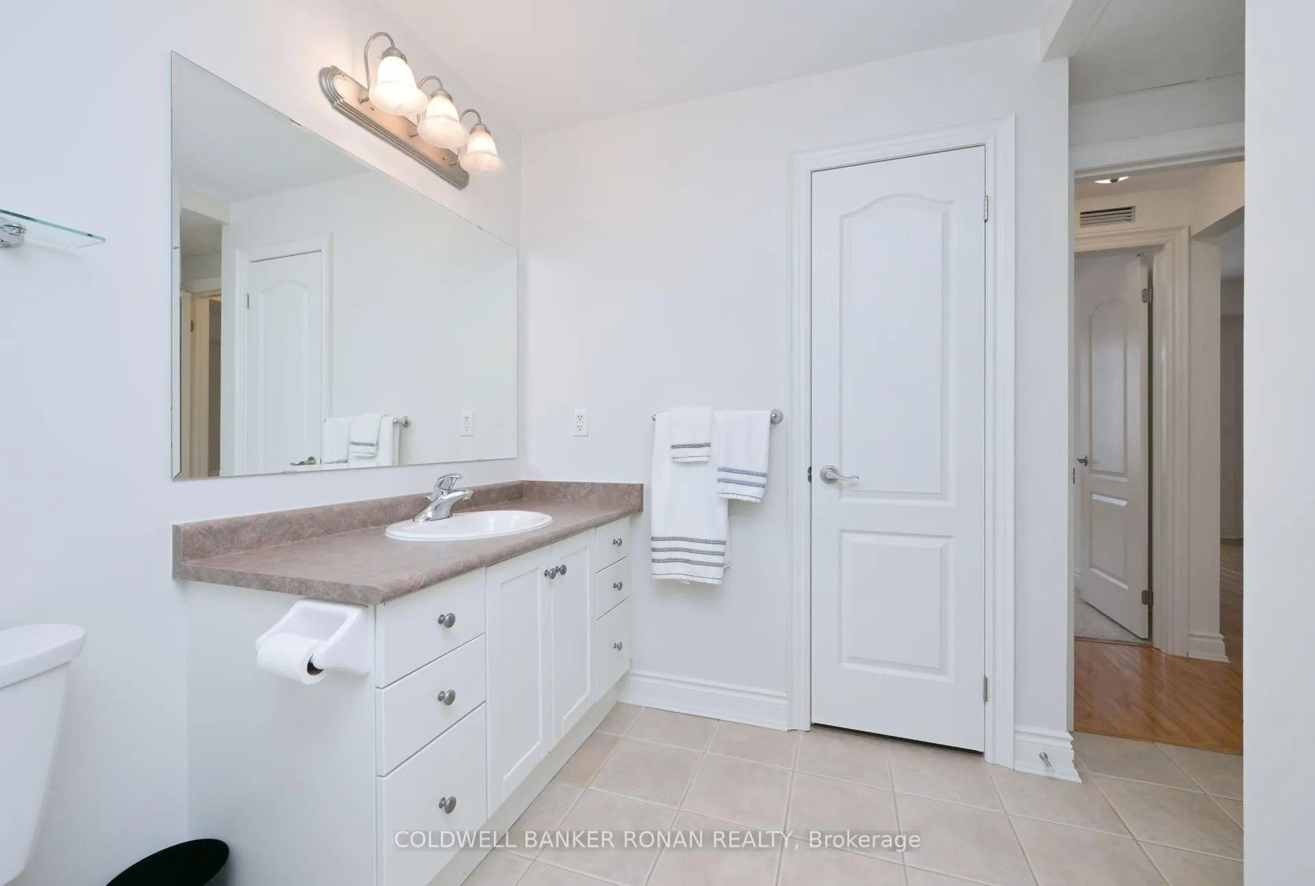 Photo 14 of Unit 203, 78 Sunset Boulevard, New Tecumseth, Alliston — HOMEH