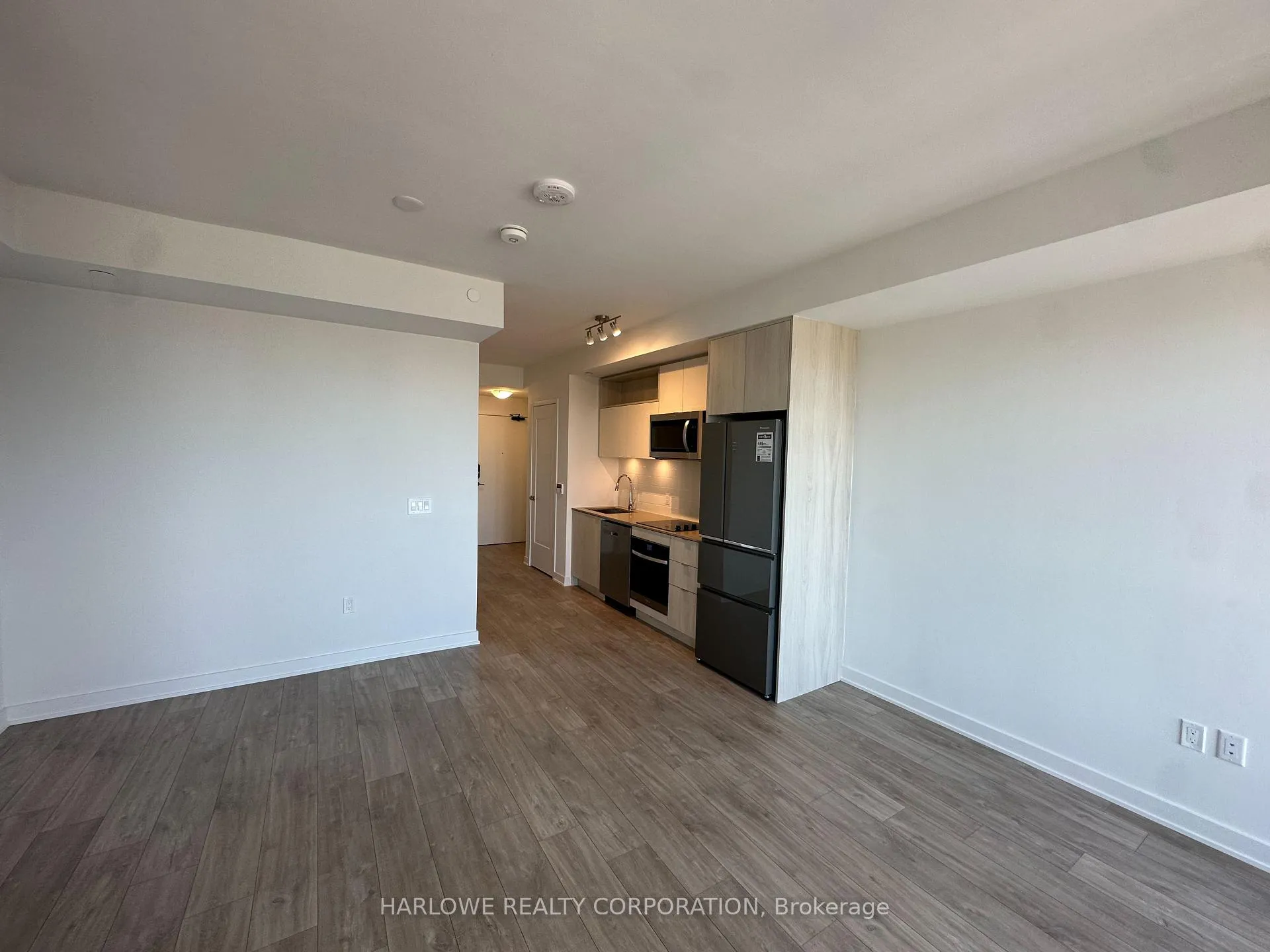 Photo 3 of Unit 2107 E, 70 Princess Street E, Toronto, Waterfront Communities — HOMEH