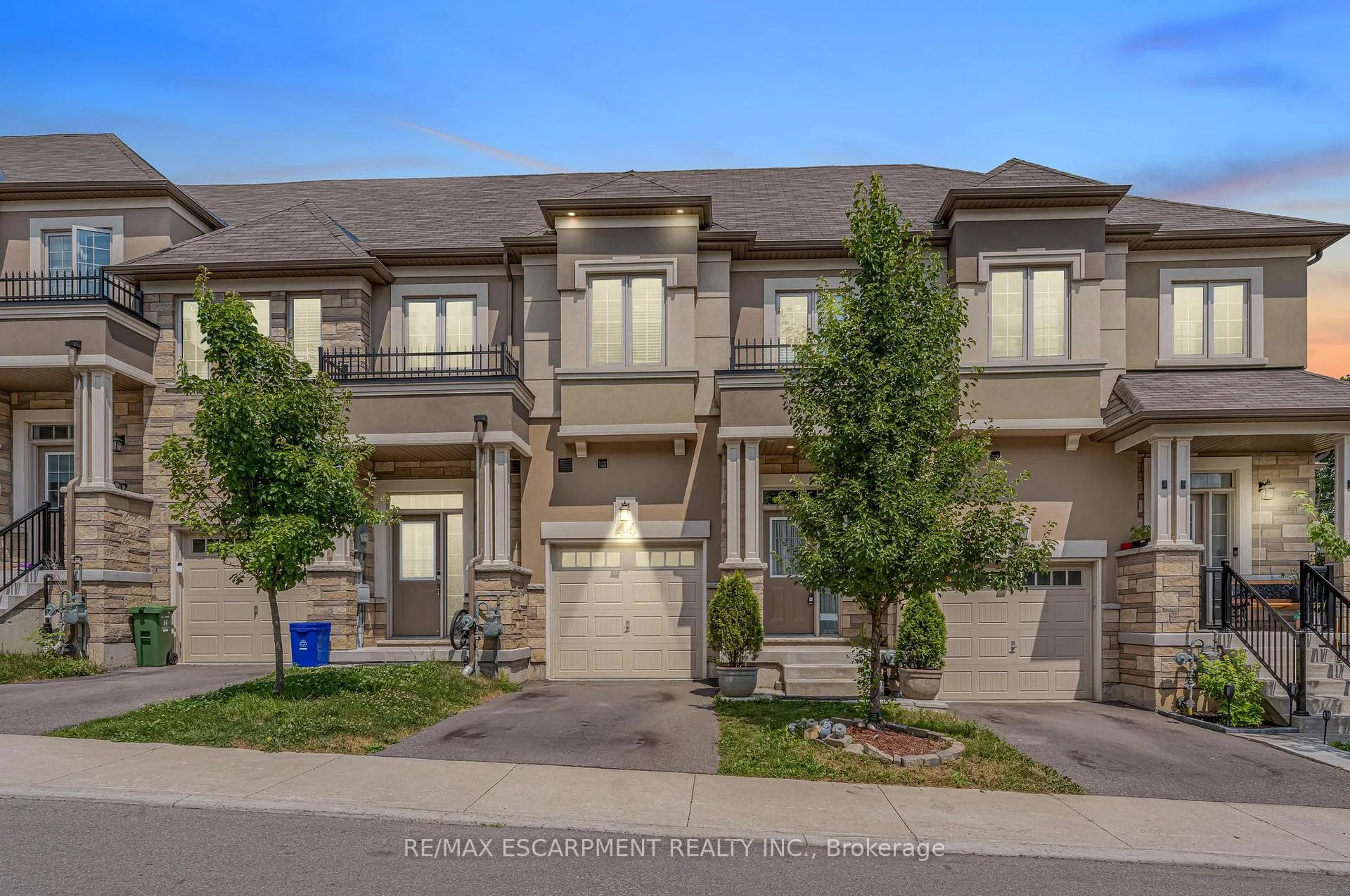Photo 1 of Unit 44, 515 Garner Road W, Hamilton, Ancaster — HOMEH