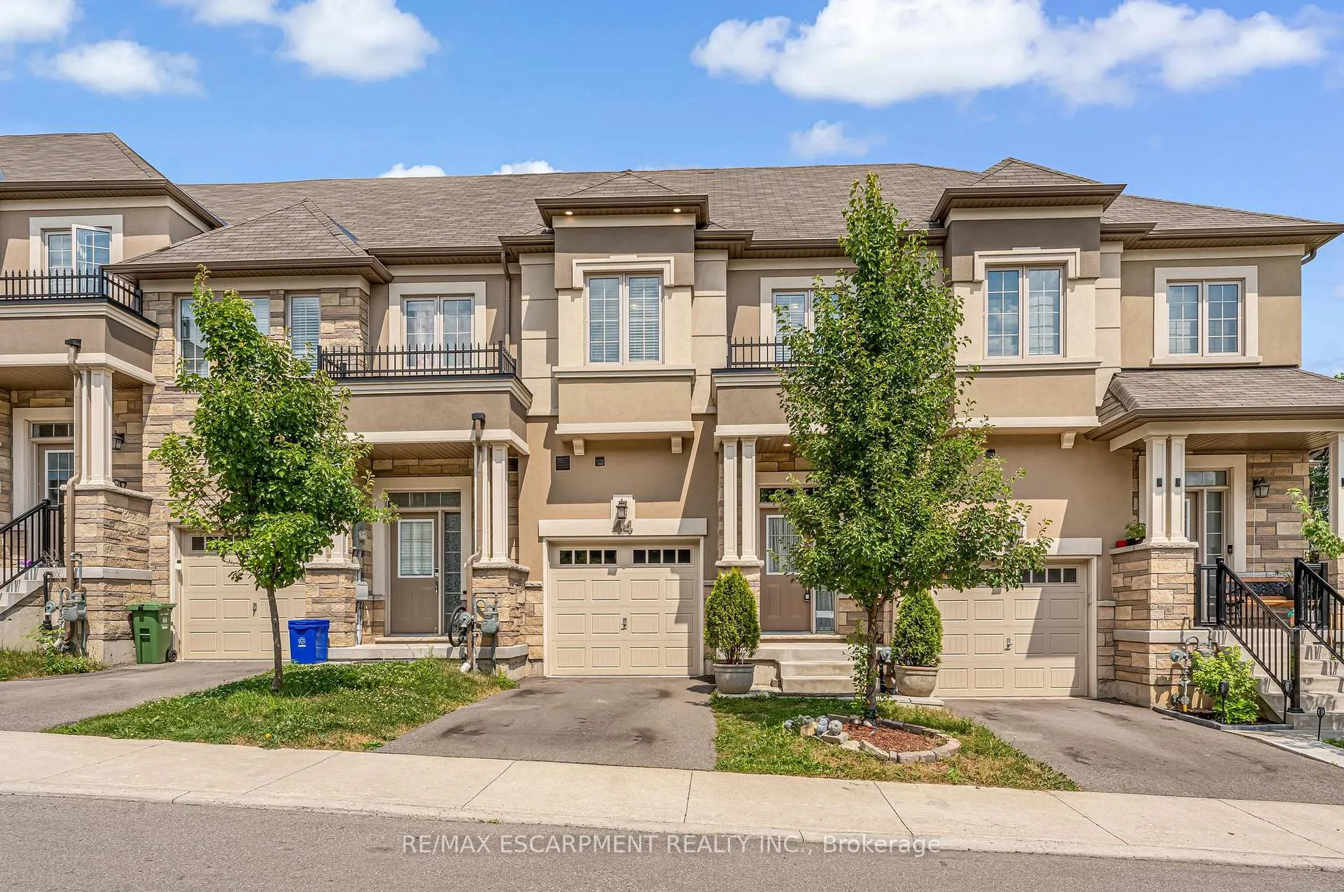 Photo 2 of Unit 44, 515 Garner Road W, Hamilton, Ancaster — HOMEH