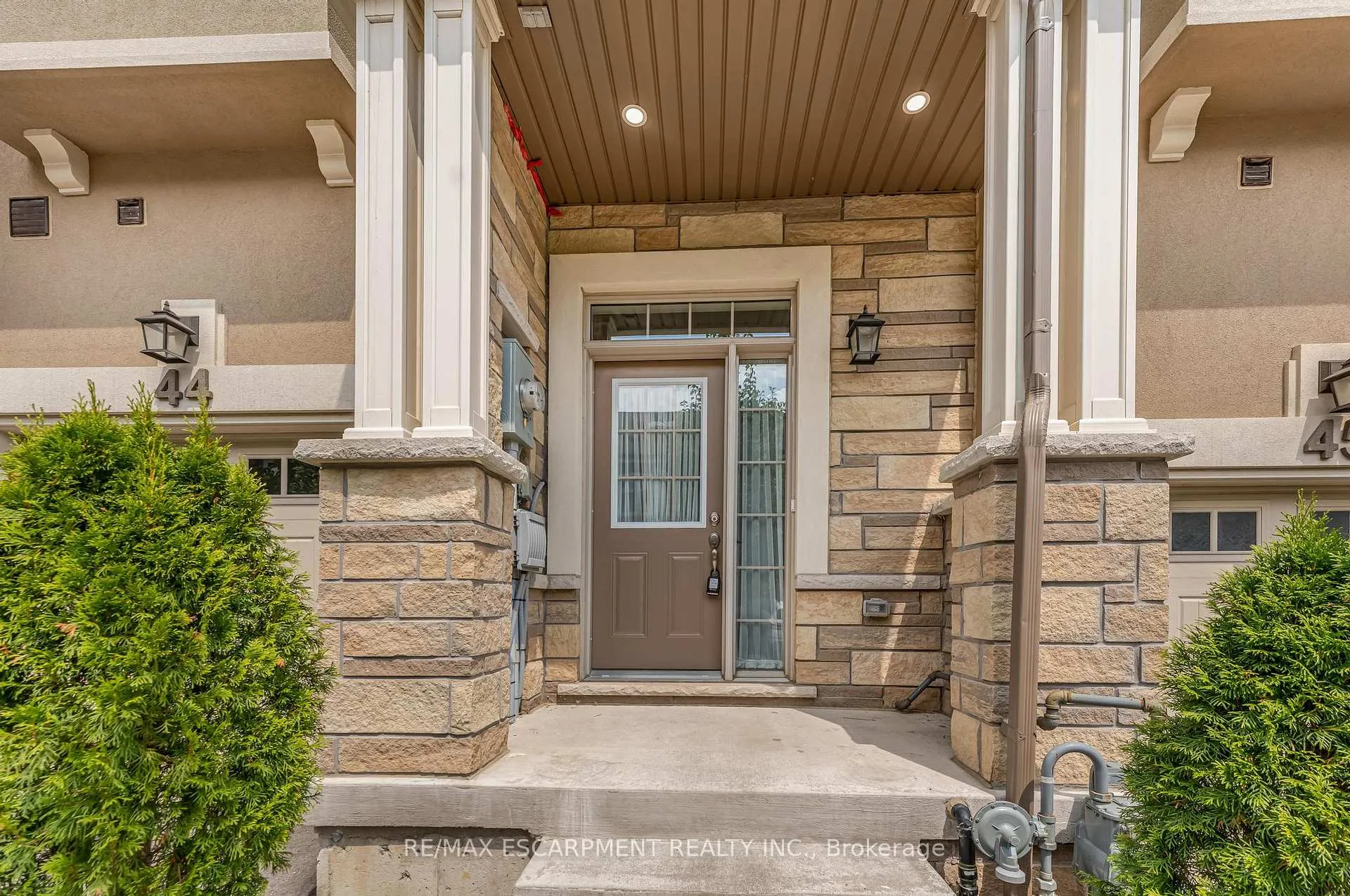 Photo 4 of Unit 44, 515 Garner Road W, Hamilton, Ancaster — HOMEH