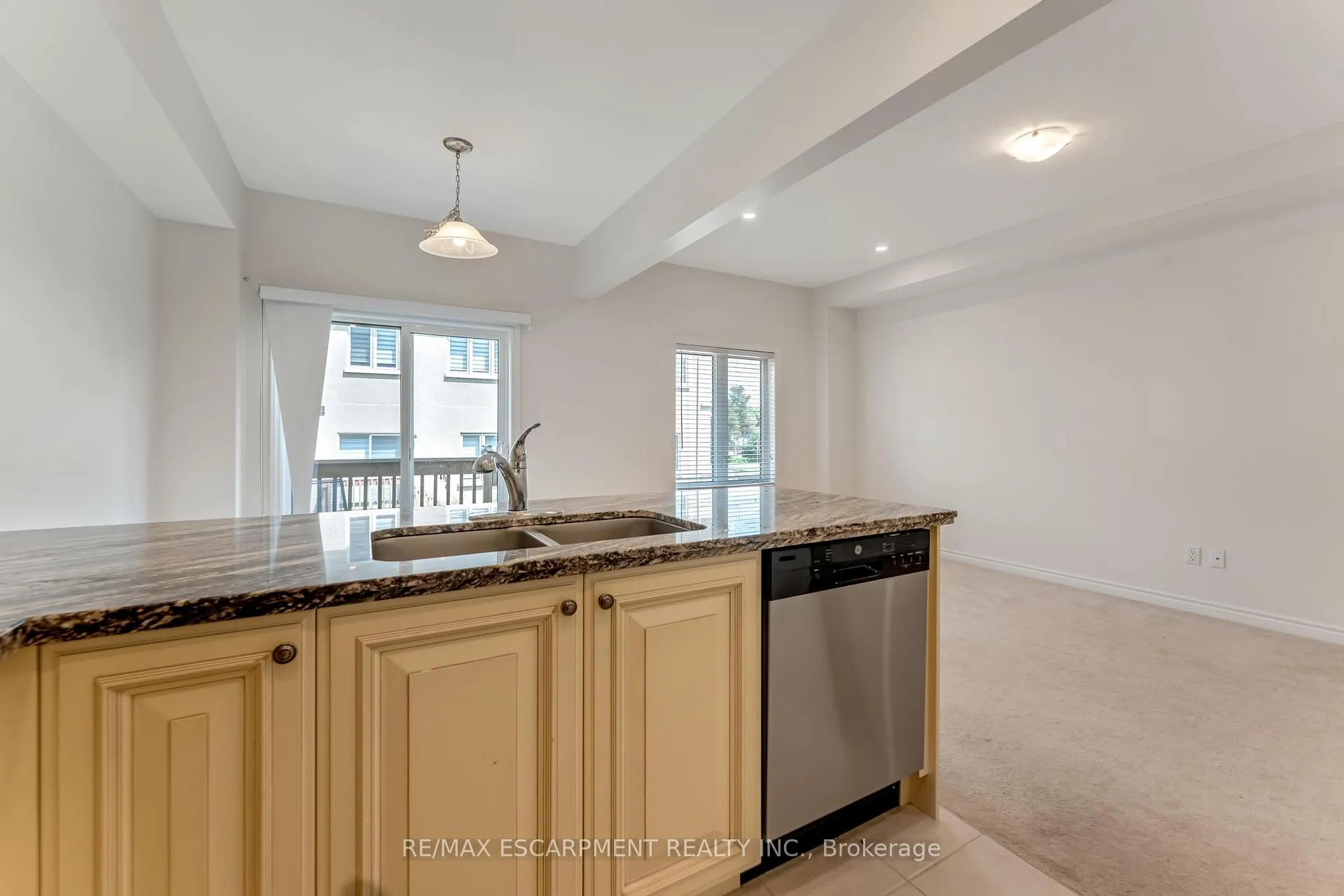 Photo 7 of Unit 44, 515 Garner Road W, Hamilton, Ancaster — HOMEH