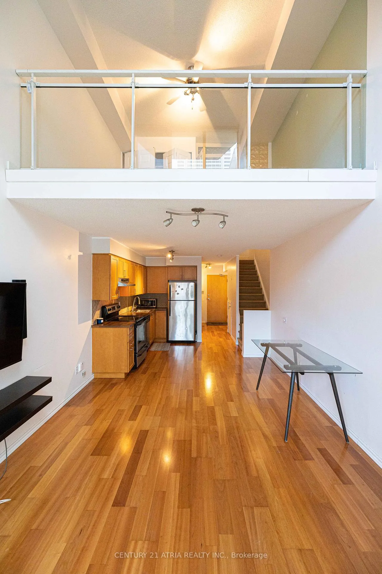 Front of Unit 504, 77 Lombard Street