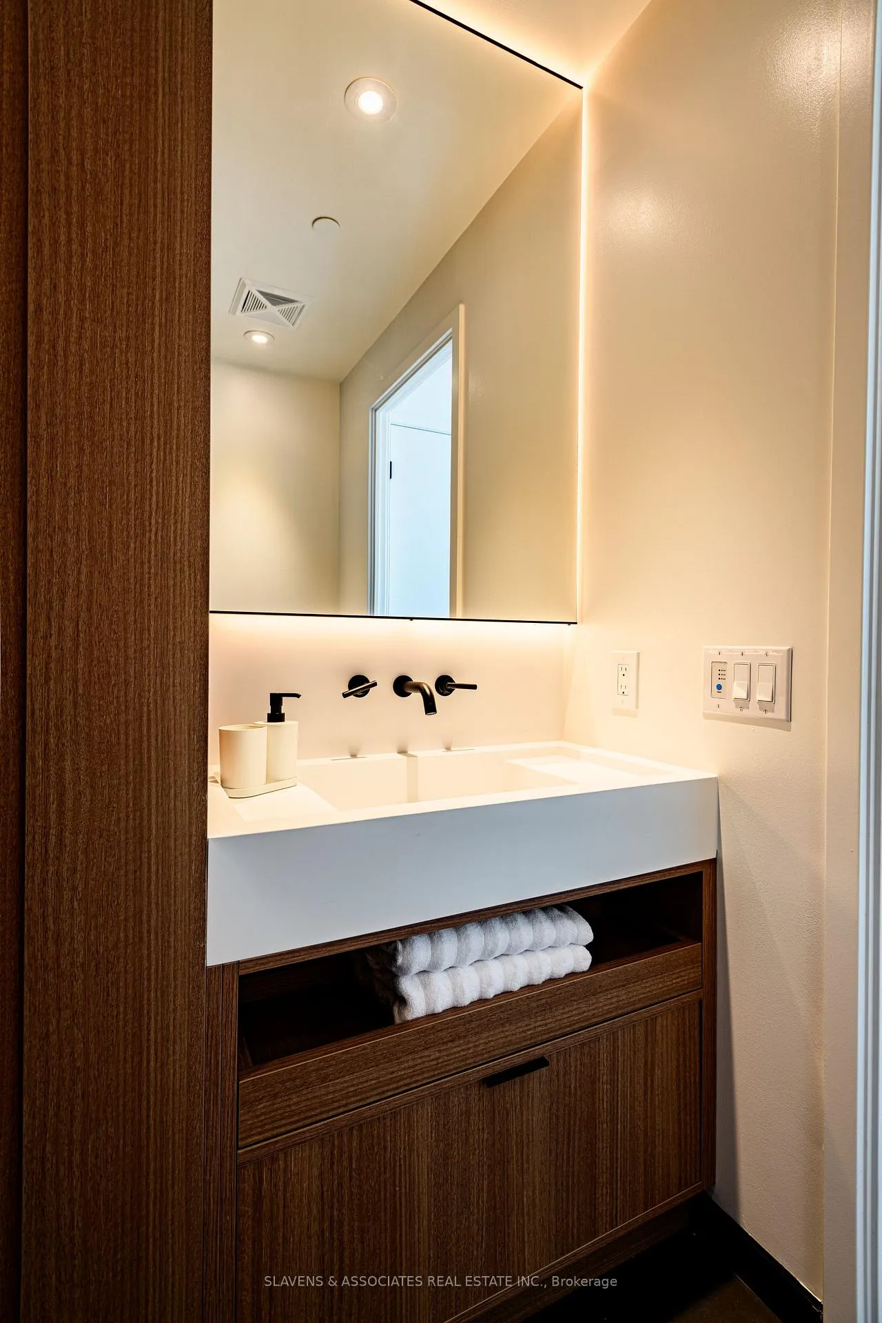 Photo 22 of Unit 3204, 55 Charles Street E, Toronto, Church-Yonge Corridor — HOMEH