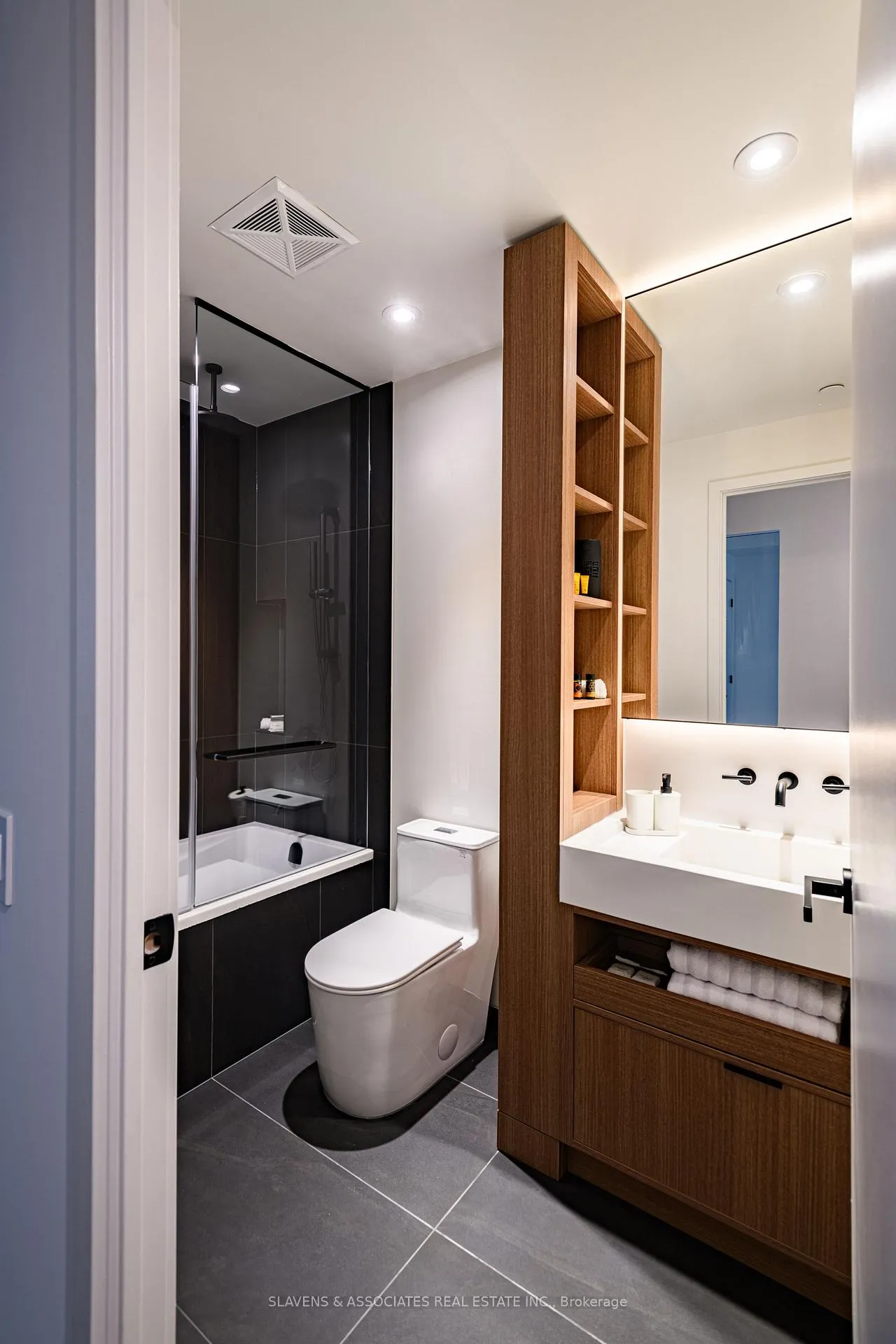 Photo 23 of Unit 3204, 55 Charles Street E, Toronto, Church-Yonge Corridor — HOMEH