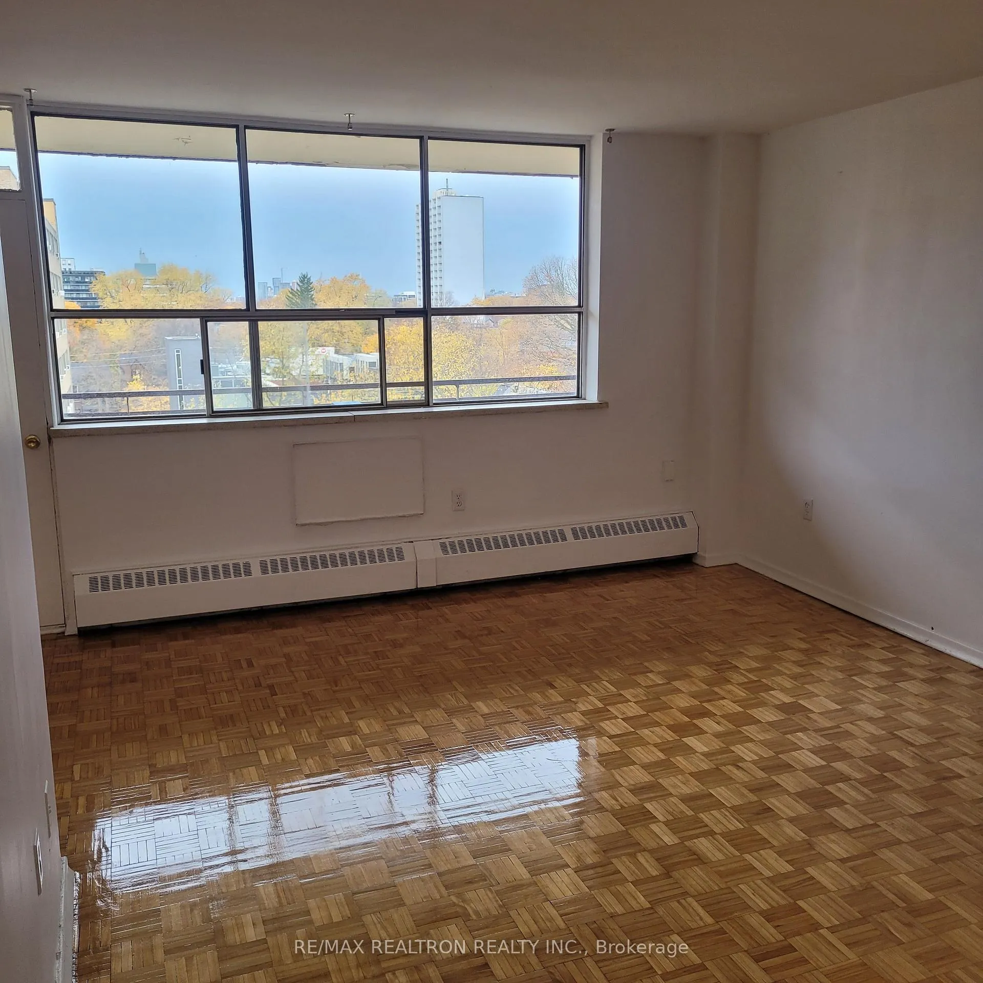 Photo 2 of Unit 804, 191 St George Street, Toronto, The Annex — HOMEH