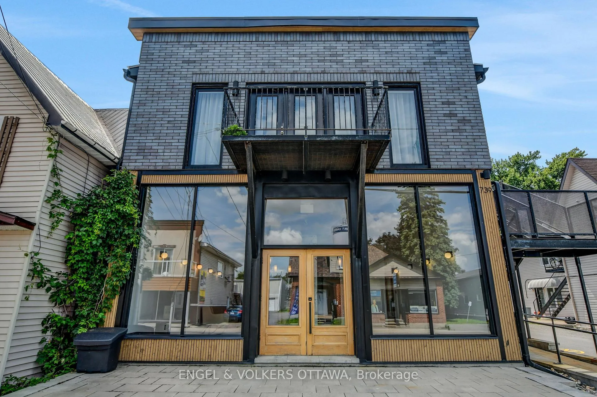 Front of Unit 3, 739 Principale Street