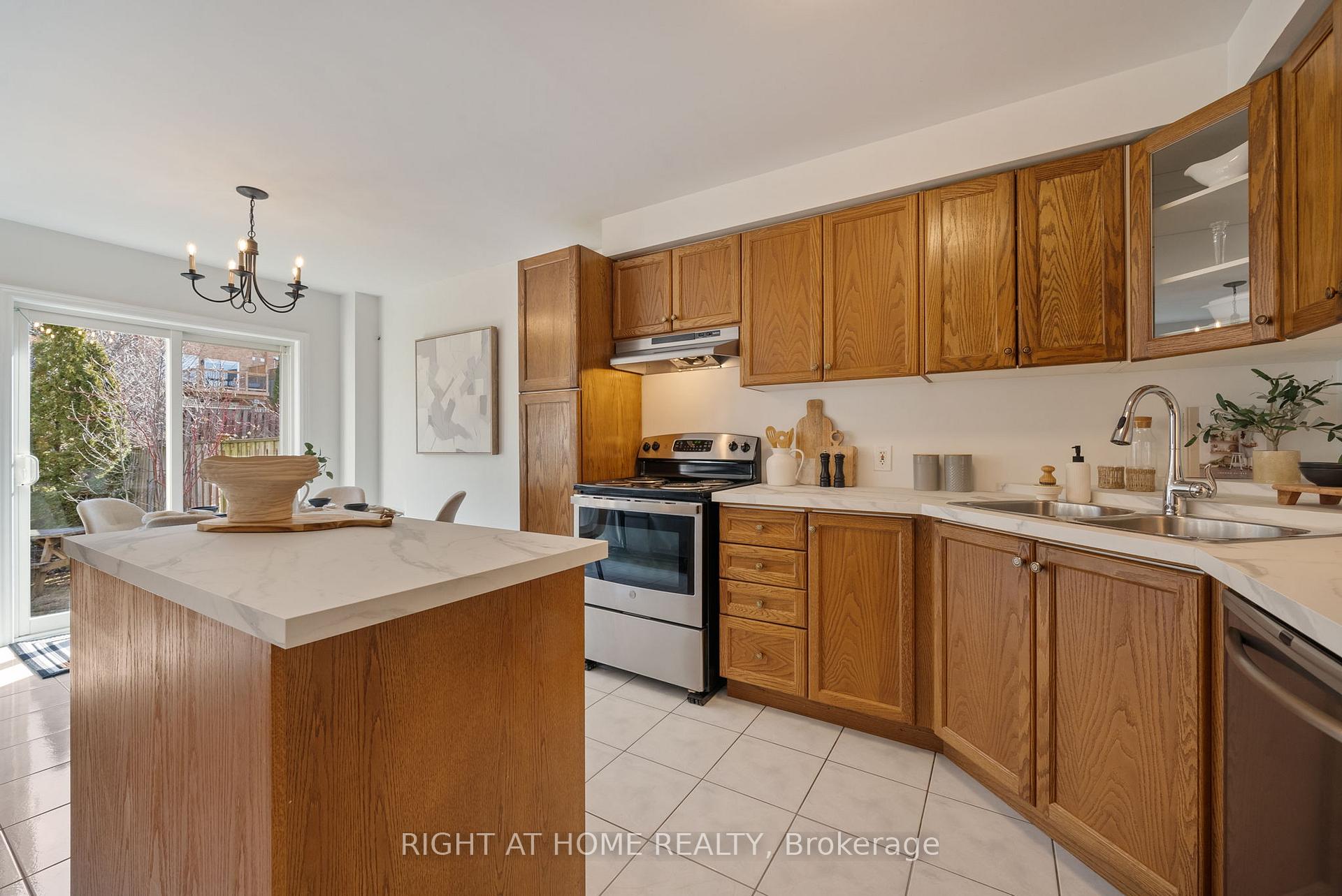 Photo 9 of 100 Dooley Crescent, Ajax, Northwest Ajax — HOMEH