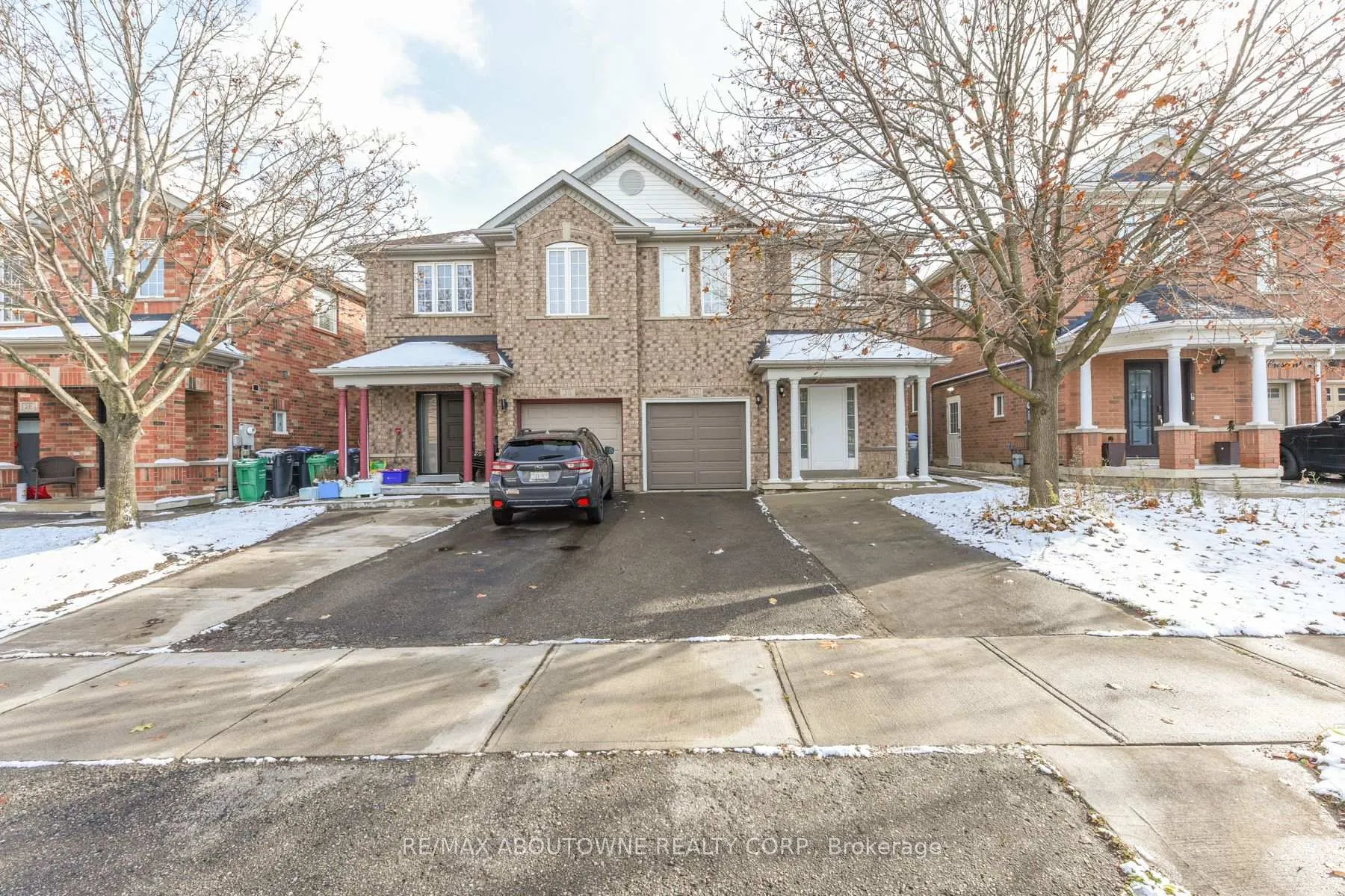 Photo 1 of 32 Lockheed Crescent, Brampton, Fletcher's Meadow — HOMEH