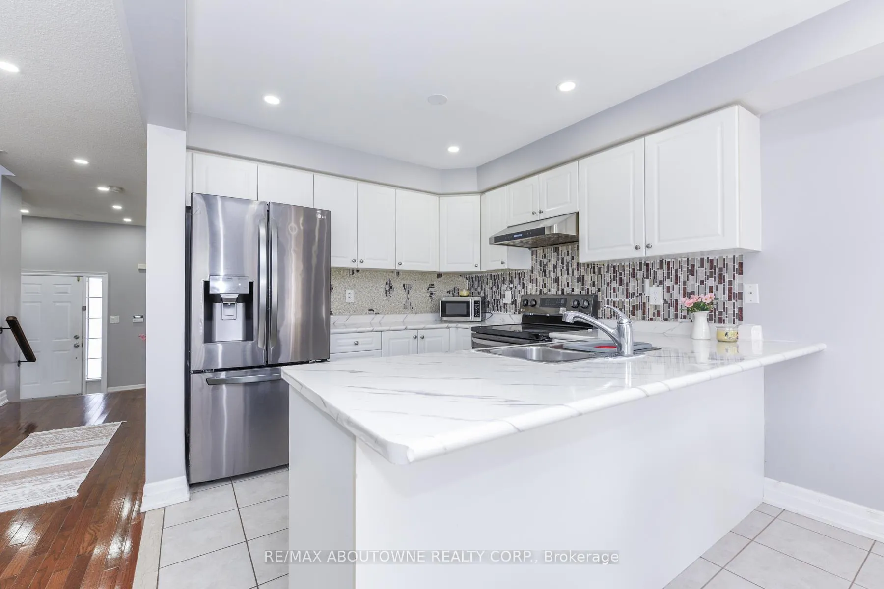 Photo 16 of 32 Lockheed Crescent, Brampton, Fletcher's Meadow — HOMEH