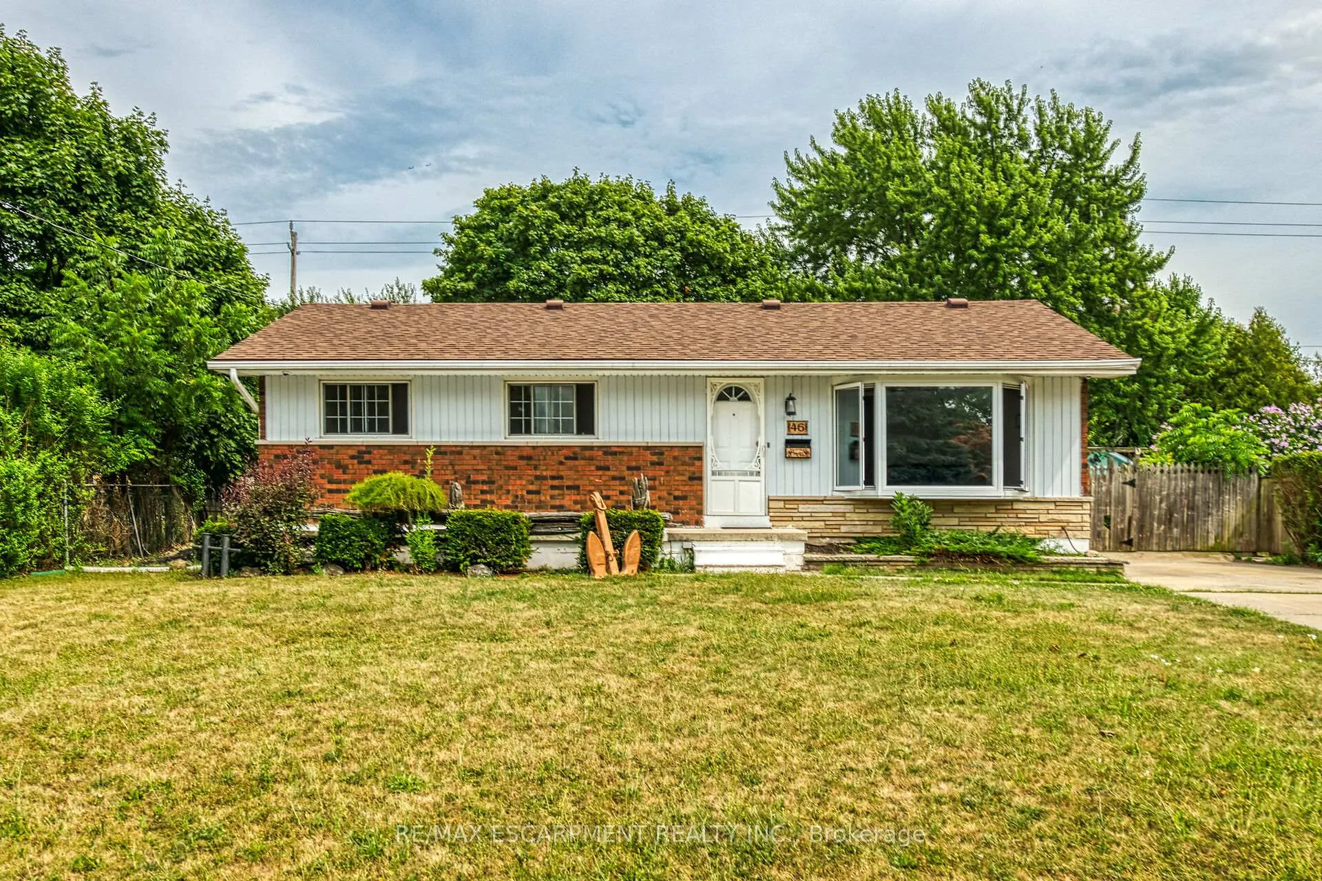 Photo 4 of 46 Oriole Crescent, Grimsby, Grimsby West — HOMEH