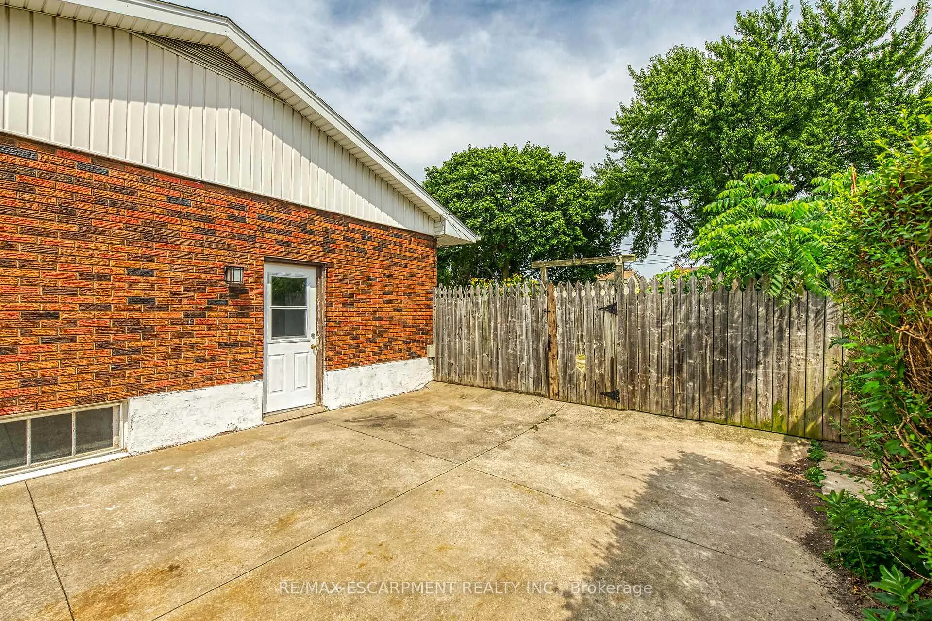 Photo 31 of 46 Oriole Crescent, Grimsby, Grimsby West — HOMEH
